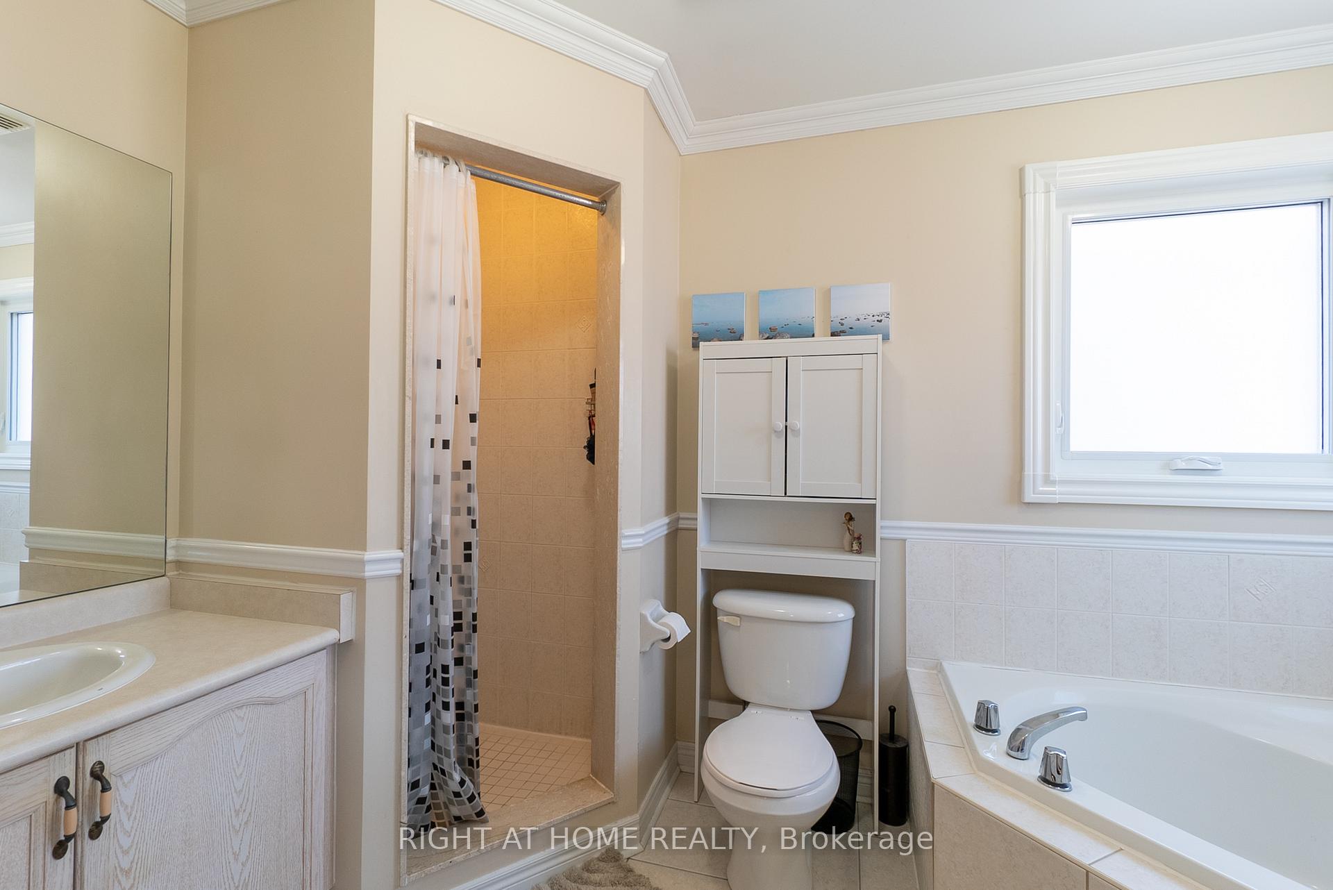 Photo 24 of 20 Daiseyfield Crescent, Vaughan, Vellore Village — HOMEH