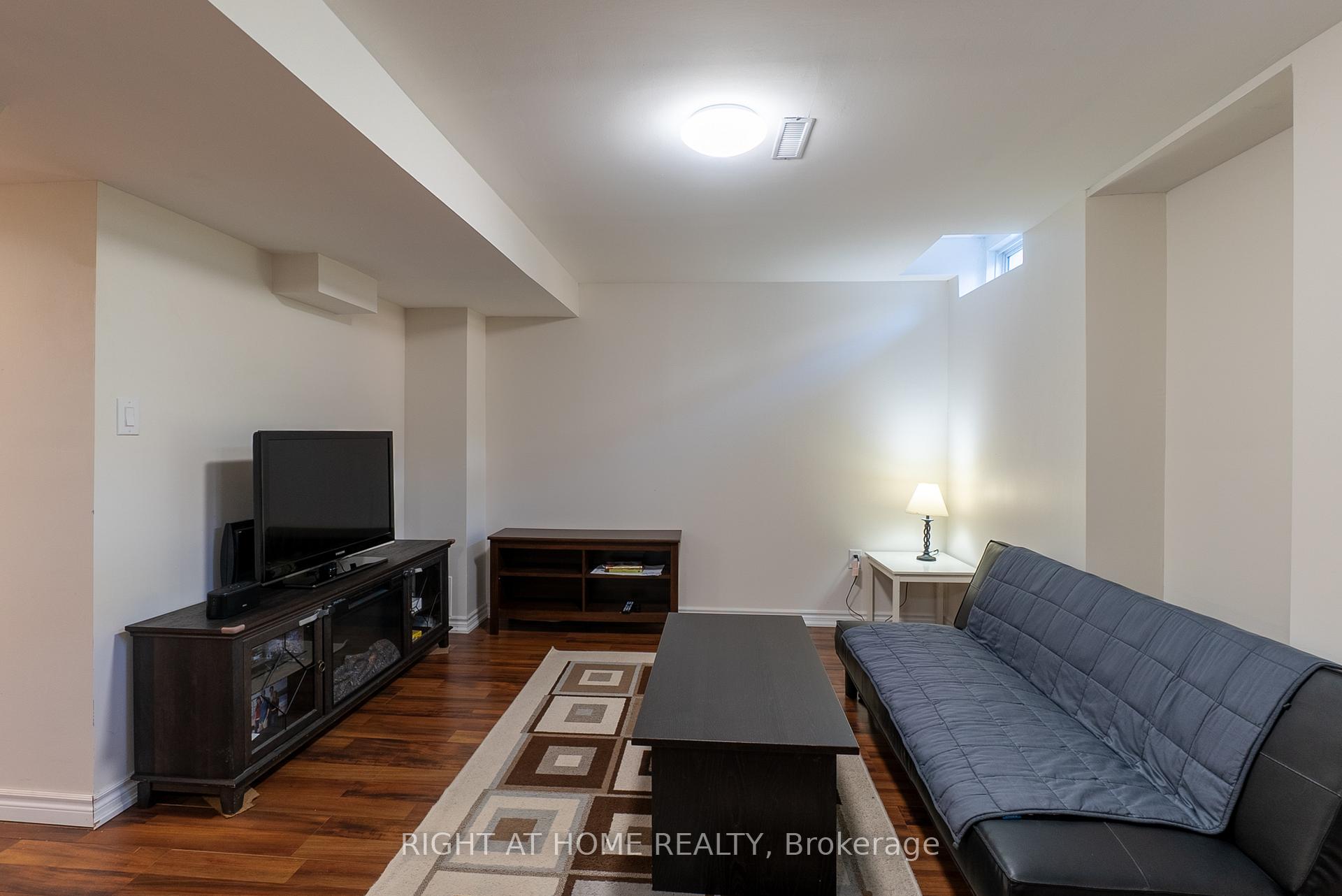 Photo 34 of 20 Daiseyfield Crescent, Vaughan, Vellore Village — HOMEH