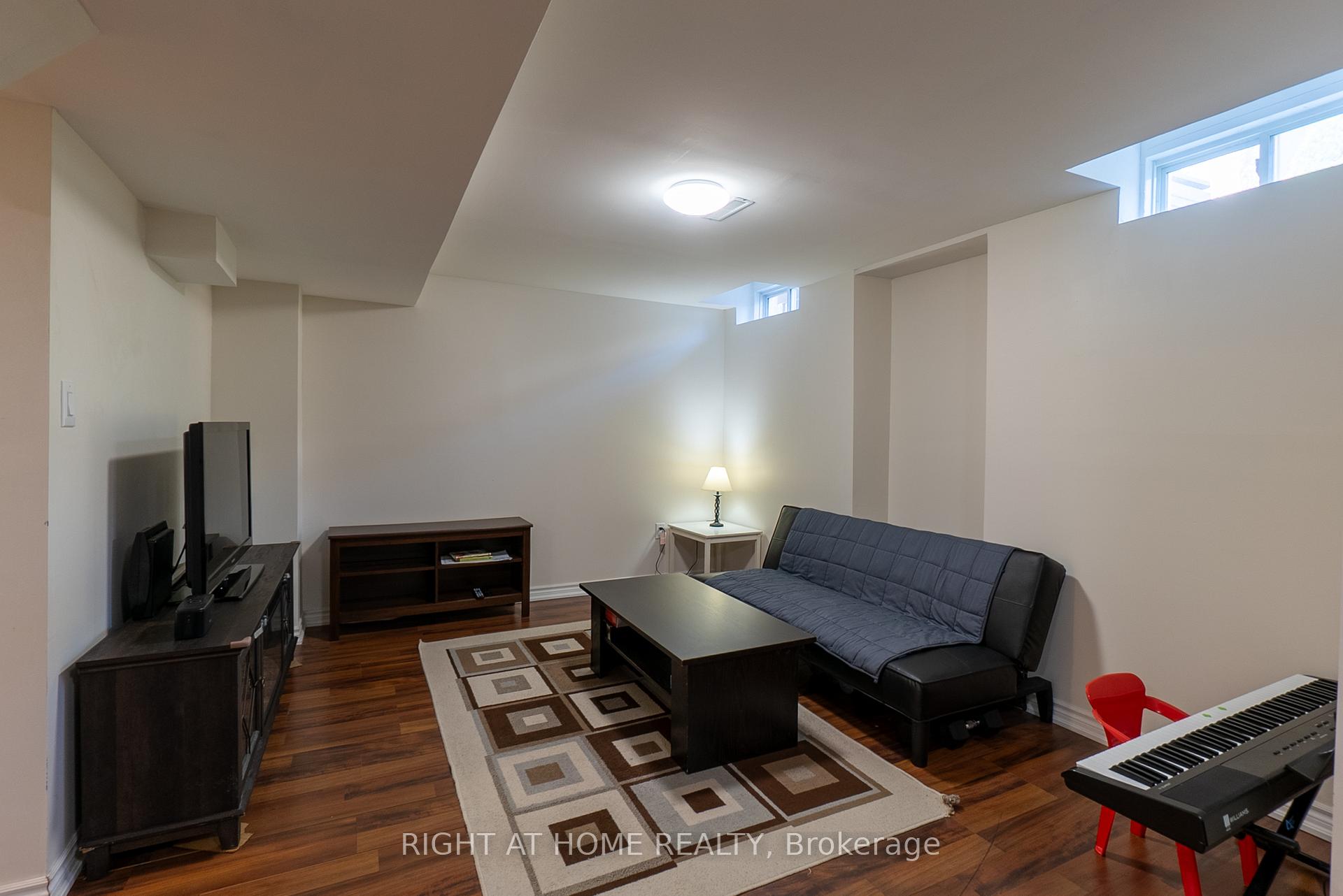 Photo 35 of 20 Daiseyfield Crescent, Vaughan, Vellore Village — HOMEH