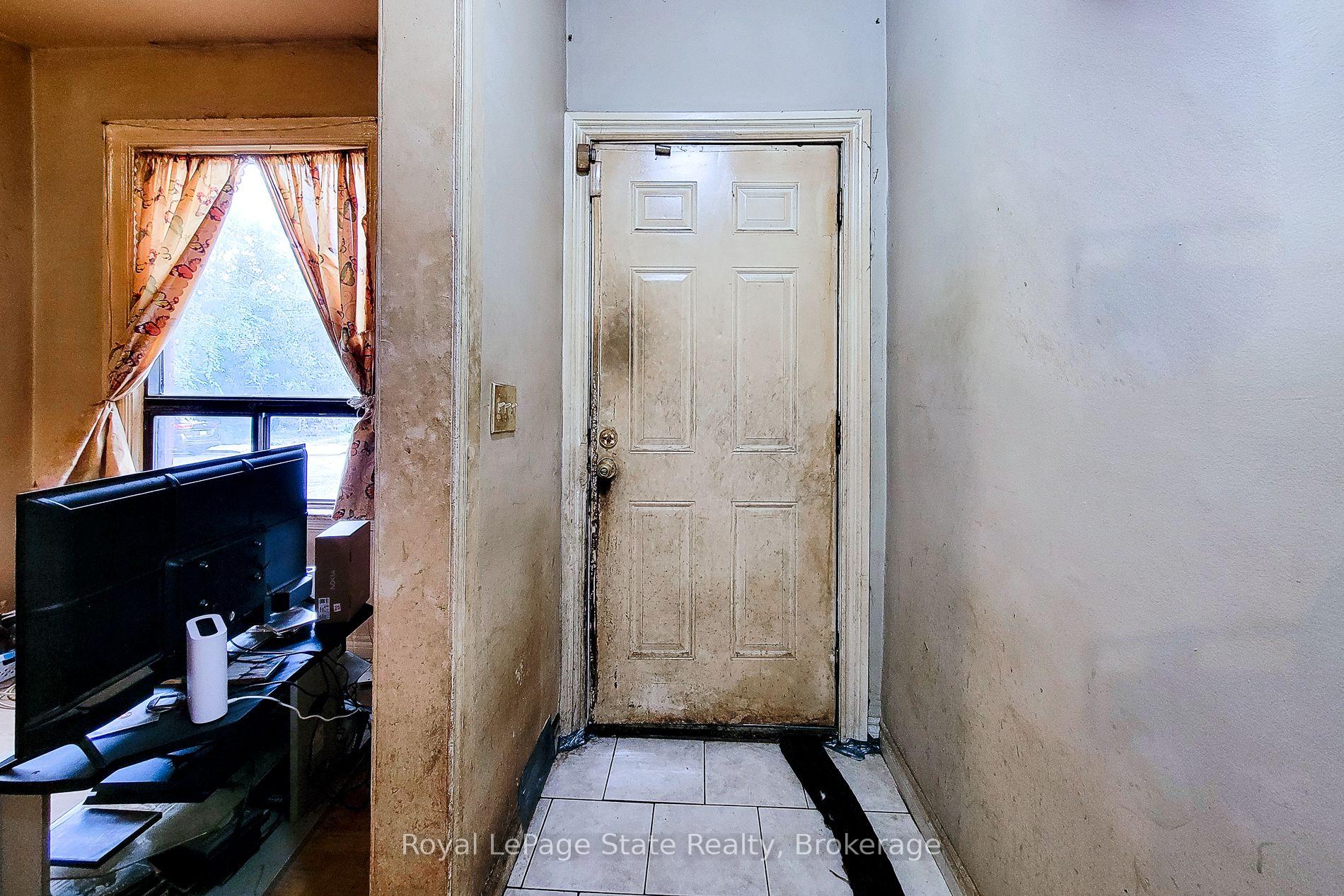 Photo 8 of 561 Wentworth Street N, Hamilton, Industrial Sector — HOMEH