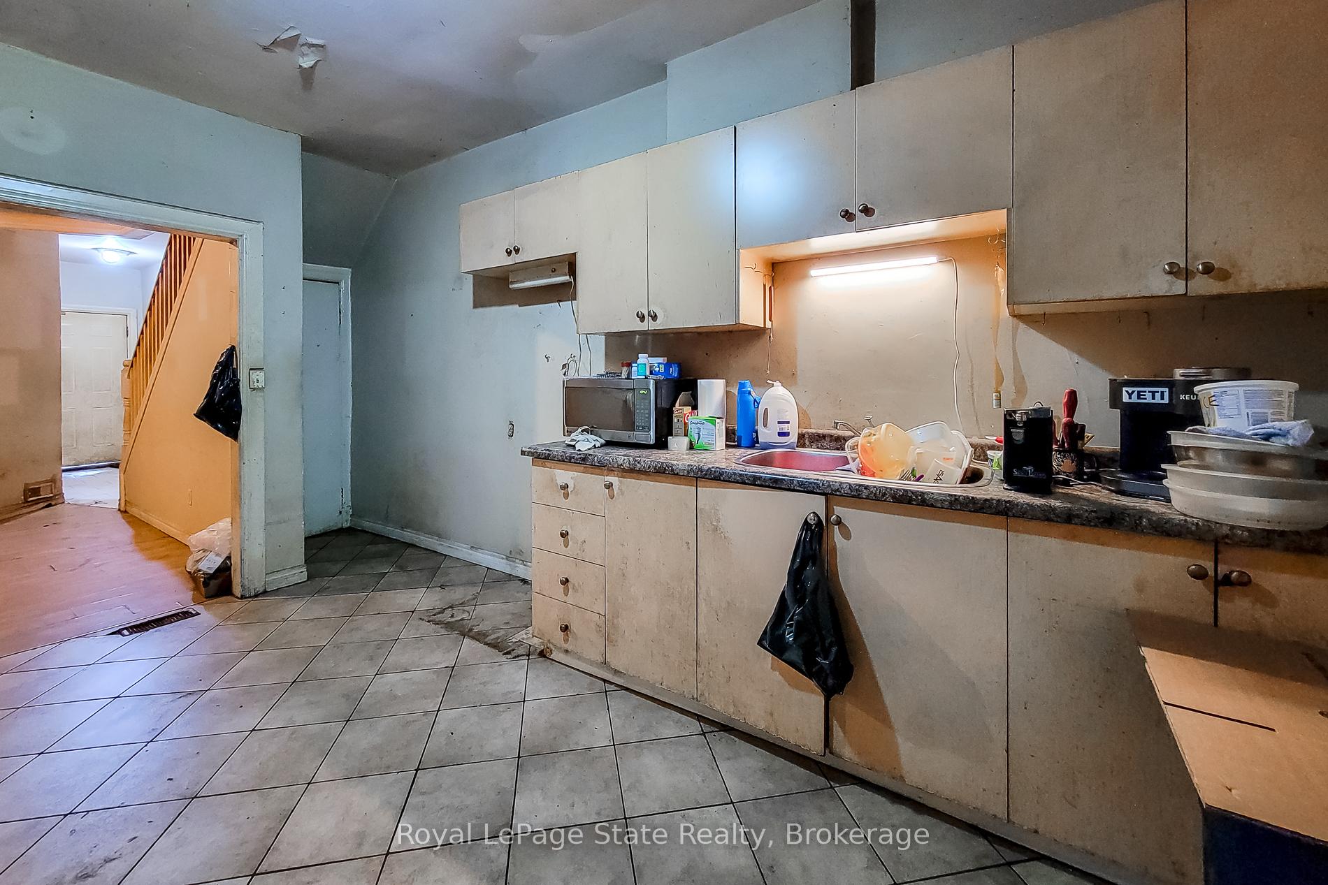 Photo 12 of 561 Wentworth Street N, Hamilton, Industrial Sector — HOMEH