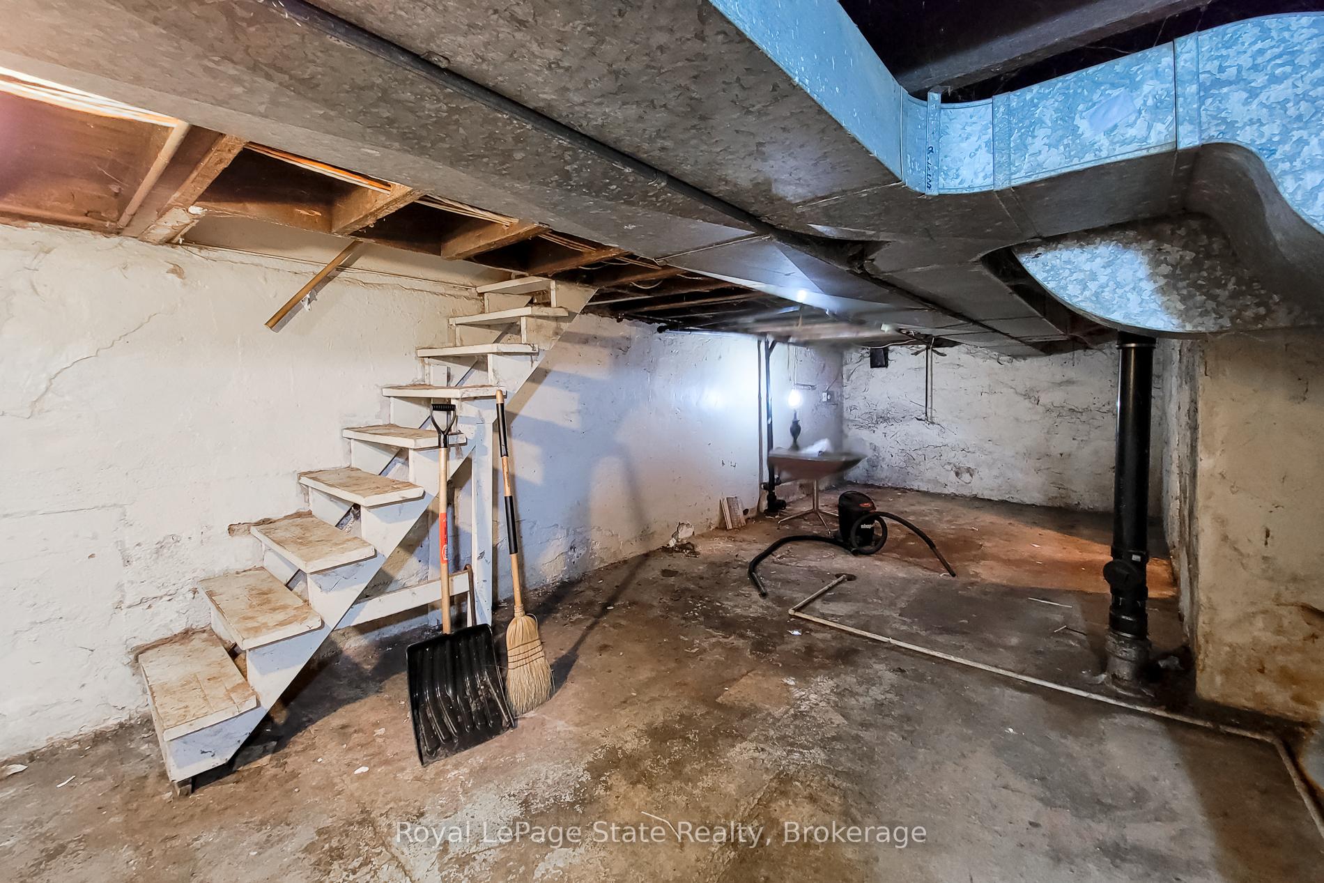 Photo 24 of 561 Wentworth Street N, Hamilton, Industrial Sector — HOMEH