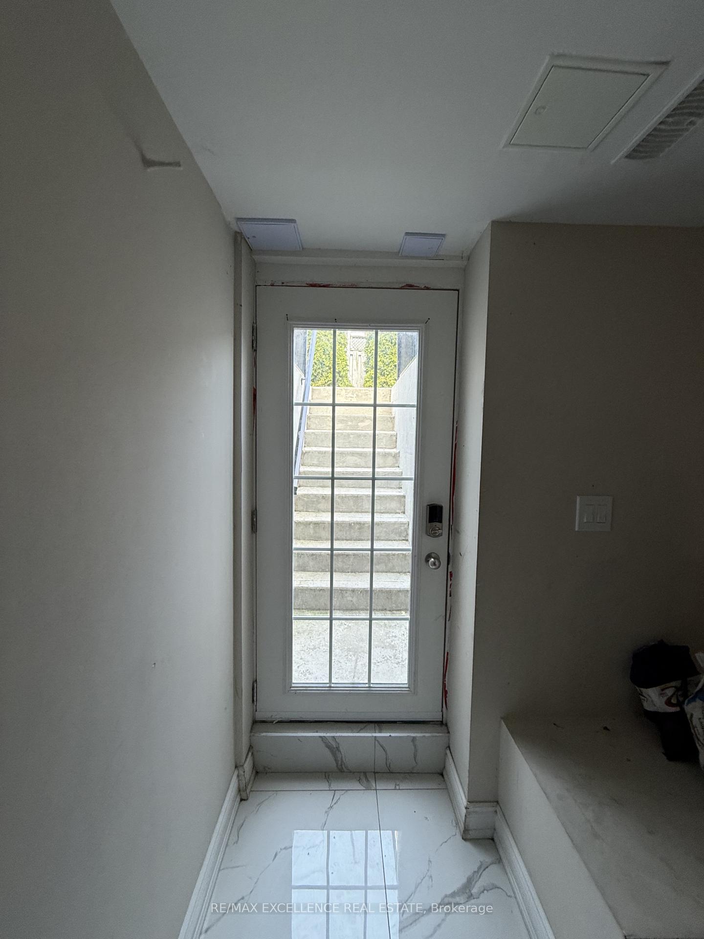 Photo 2 of 37 Rocky Mountain Crescent, Brampton, Sandringham-Wellington — HOMEH