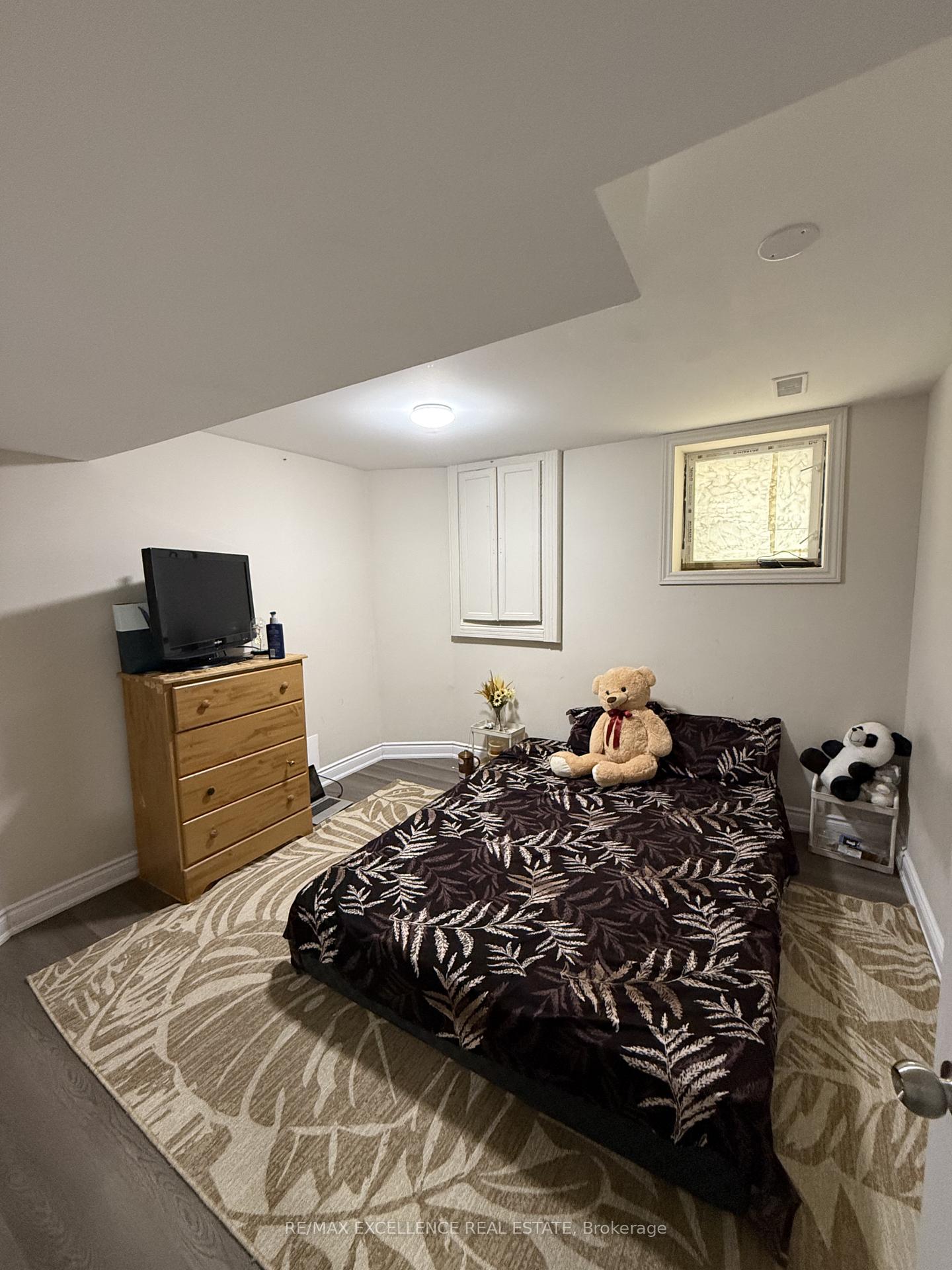 Photo 6 of 37 Rocky Mountain Crescent, Brampton, Sandringham-Wellington — HOMEH