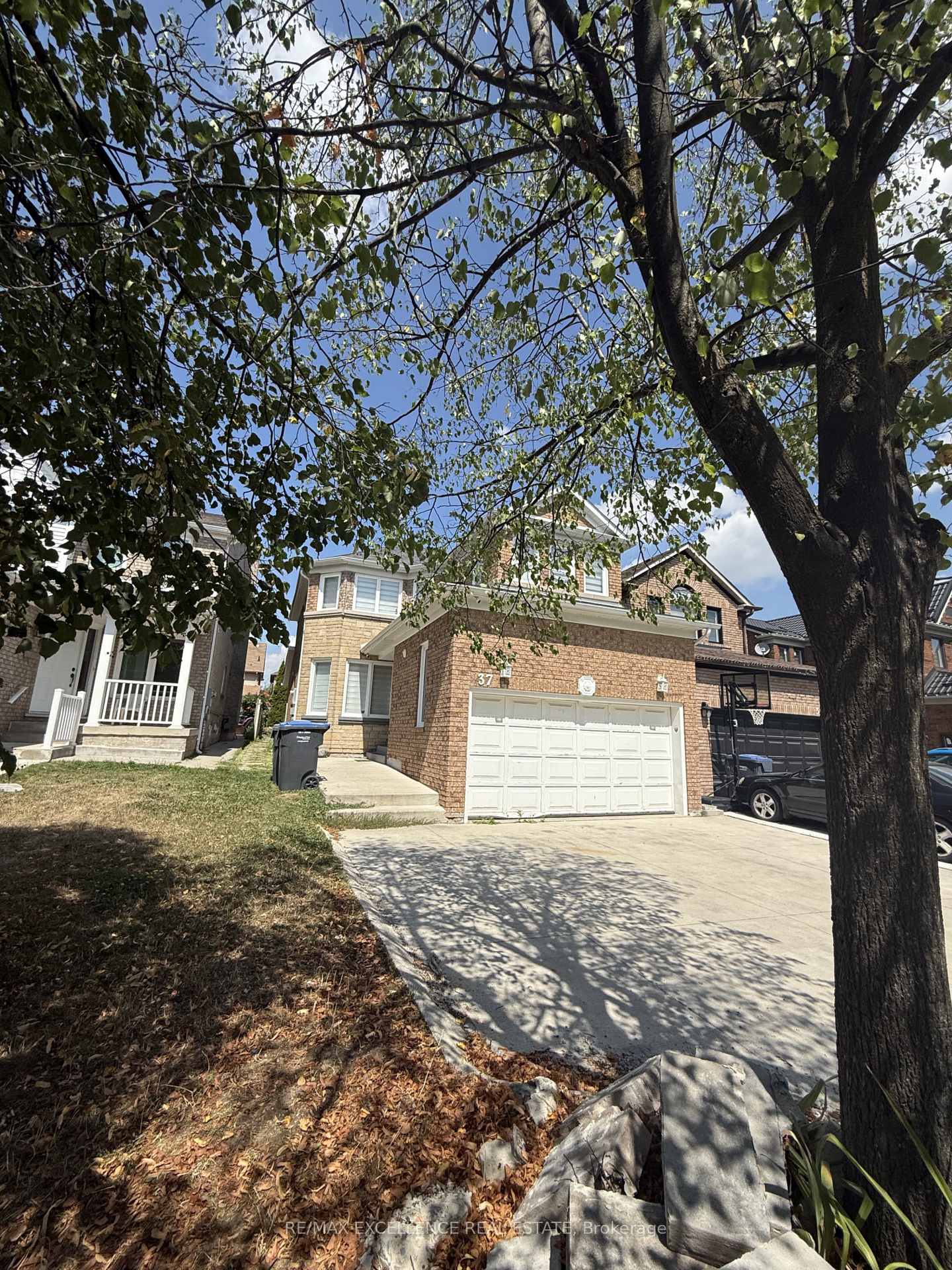 Photo 13 of 37 Rocky Mountain Crescent, Brampton, Sandringham-Wellington — HOMEH