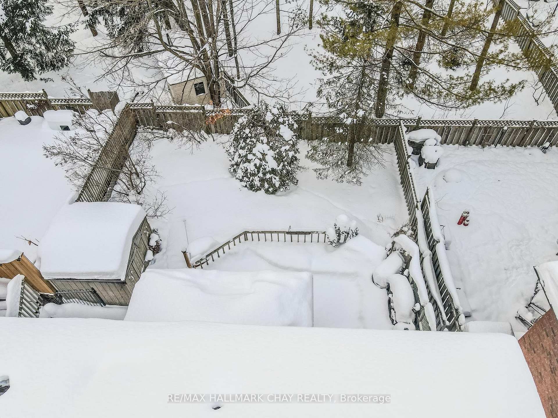 Photo 4 of 33 Irwin Drive, Barrie, Northwest — HOMEH