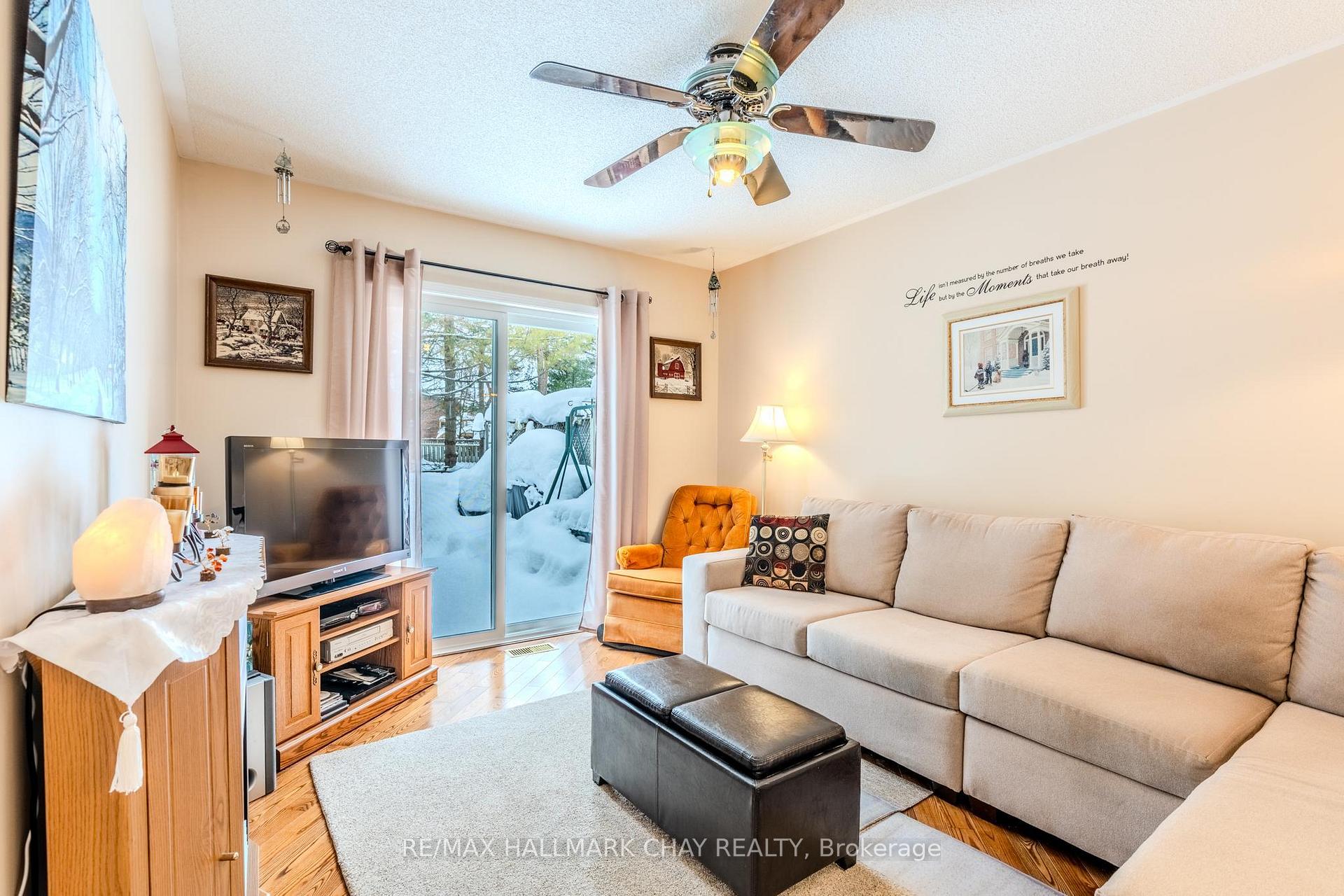 Photo 12 of 33 Irwin Drive, Barrie, Northwest — HOMEH