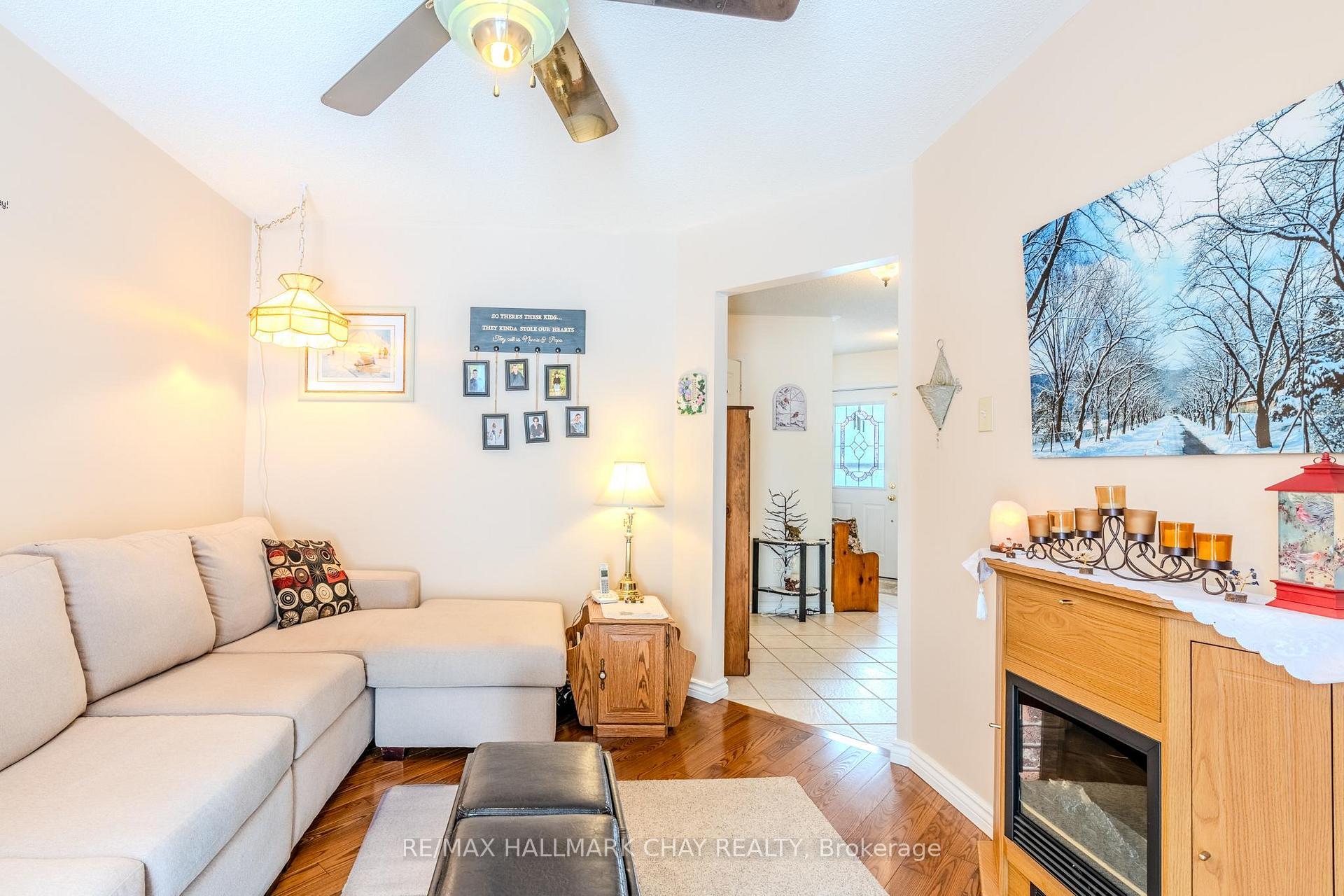 Photo 13 of 33 Irwin Drive, Barrie, Northwest — HOMEH