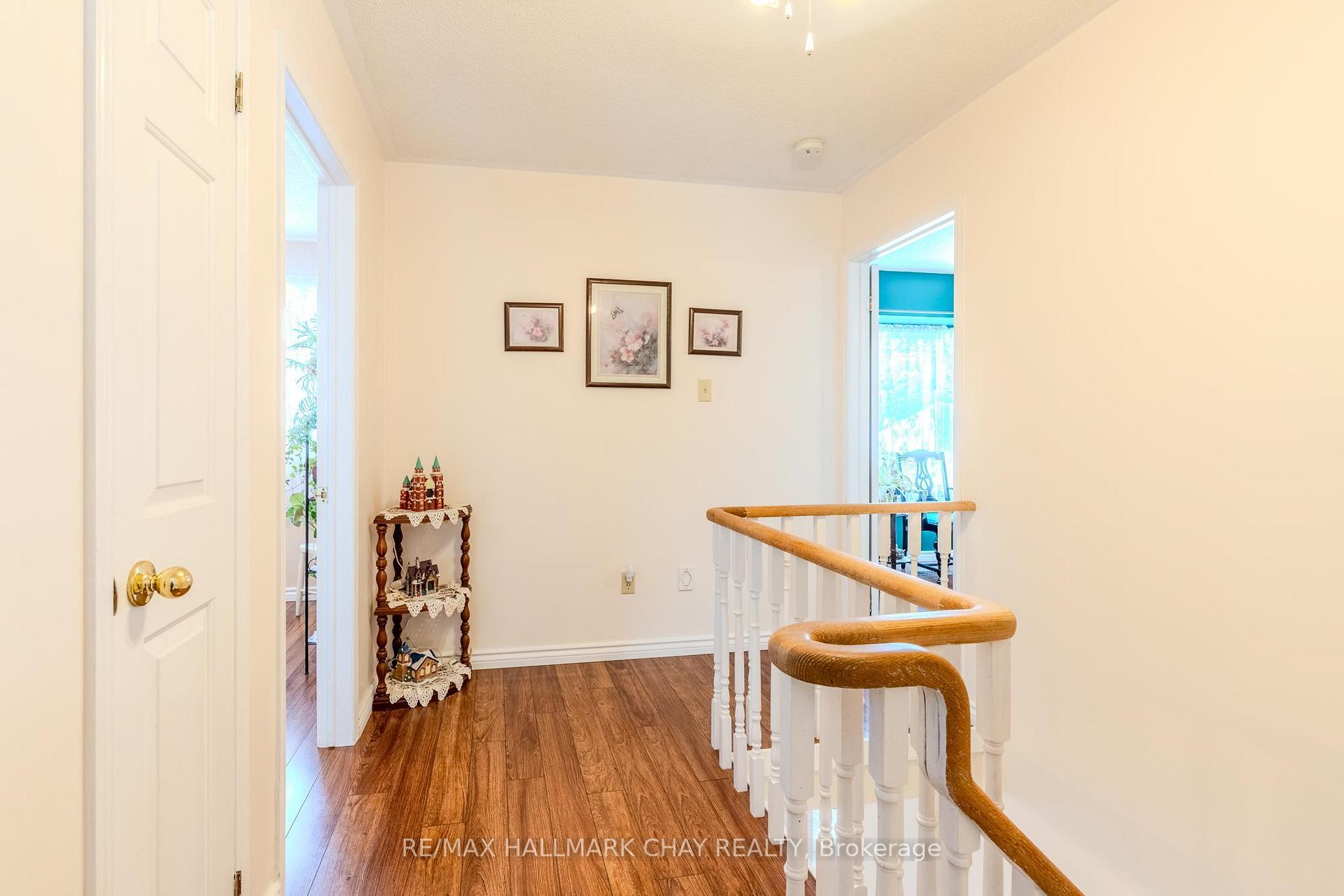 Photo 14 of 33 Irwin Drive, Barrie, Northwest — HOMEH