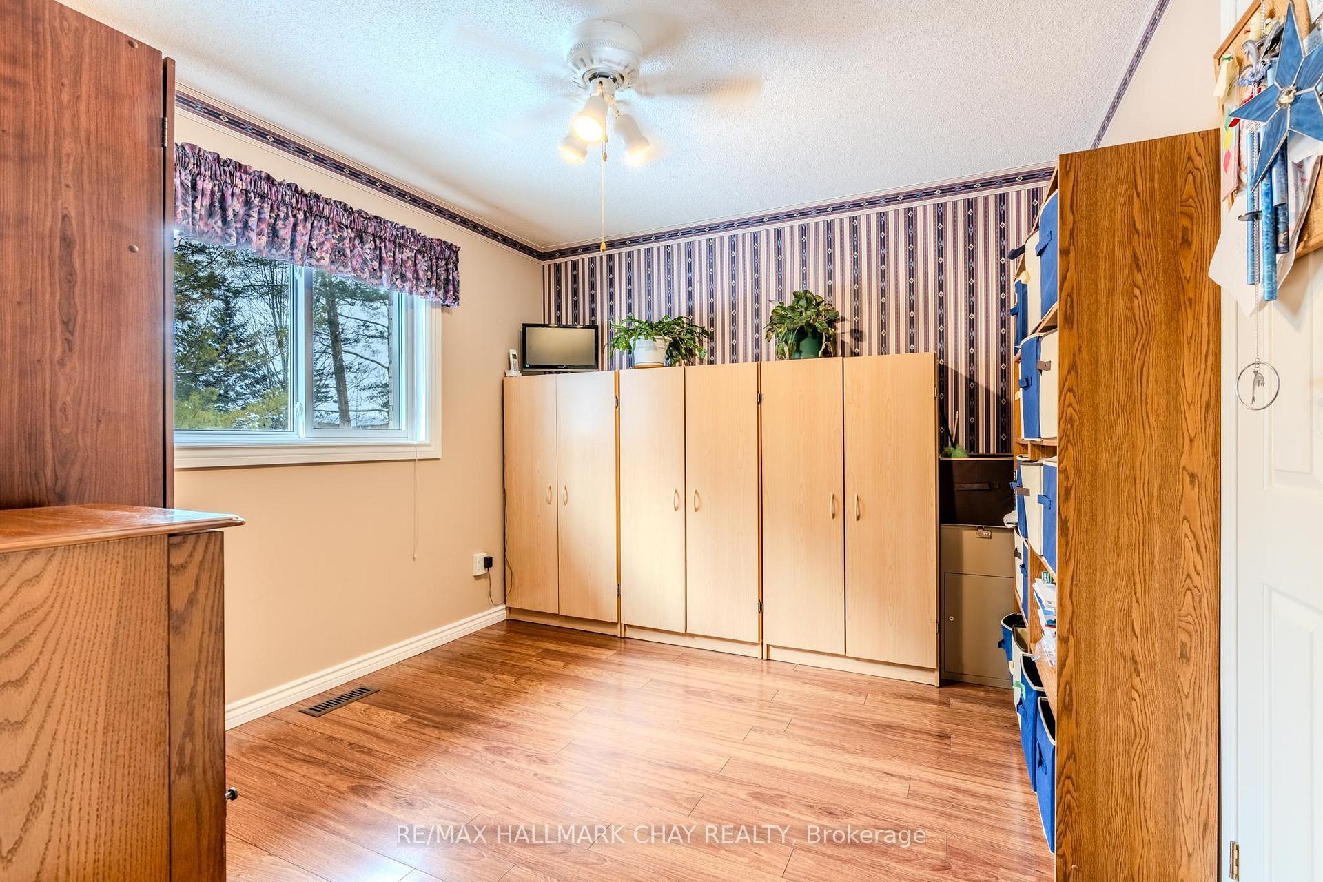 Photo 17 of 33 Irwin Drive, Barrie, Northwest — HOMEH