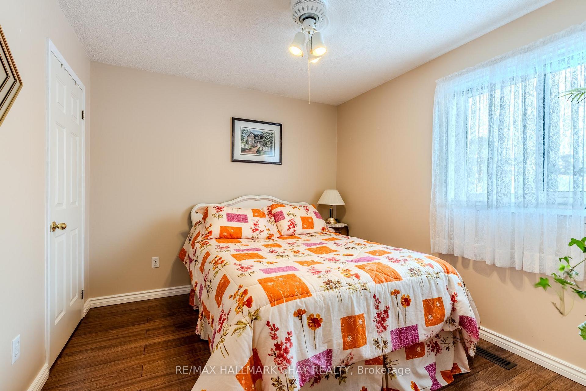 Photo 19 of 33 Irwin Drive, Barrie, Northwest — HOMEH
