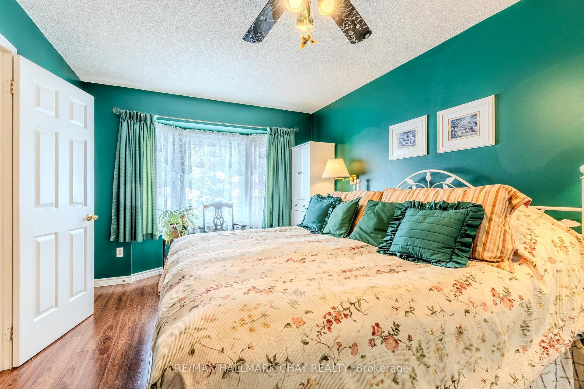 Photo 22 of 33 Irwin Drive, Barrie, Northwest — HOMEH