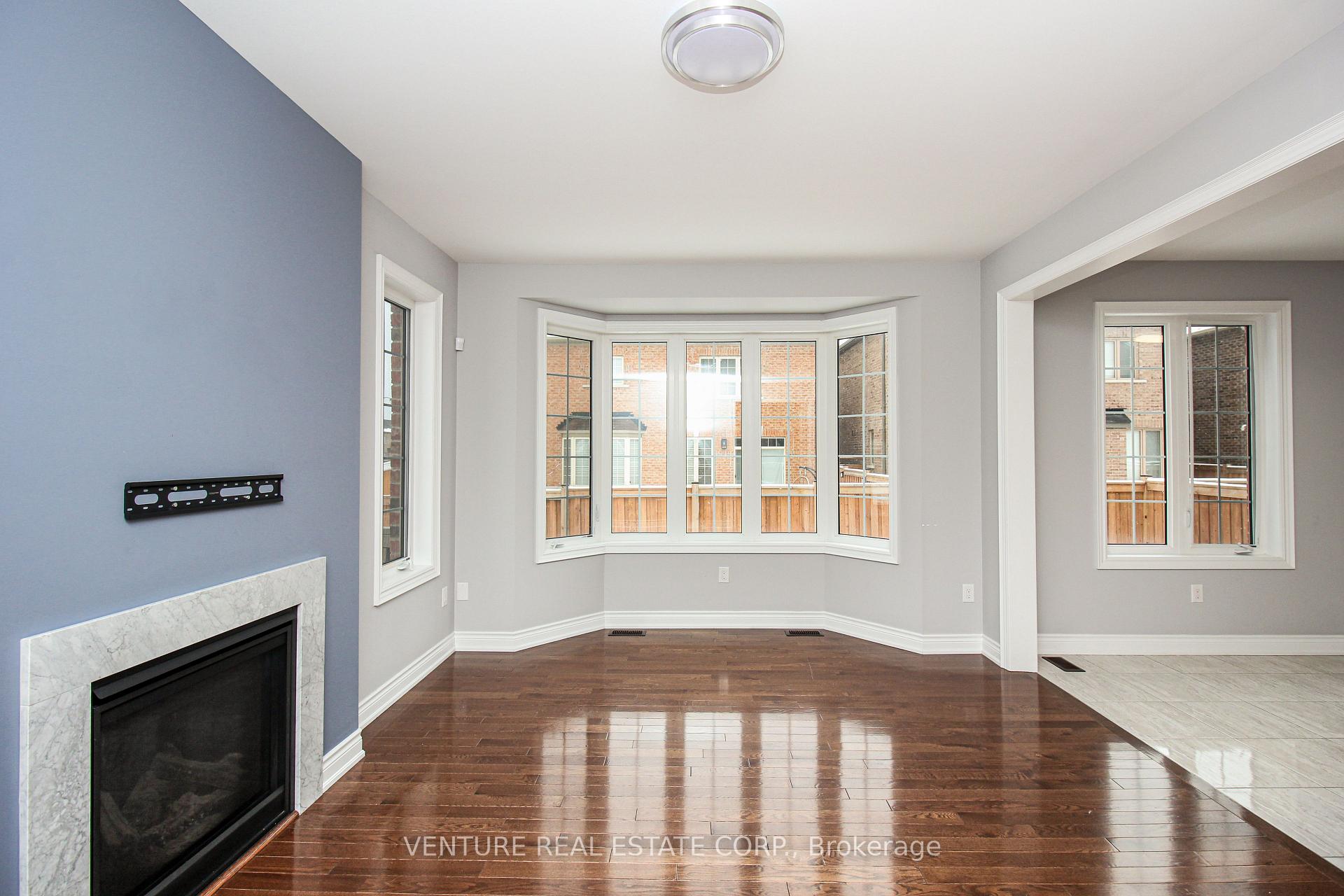Photo 10 of 532 Mactier Drive, Vaughan, Kleinburg — HOMEH