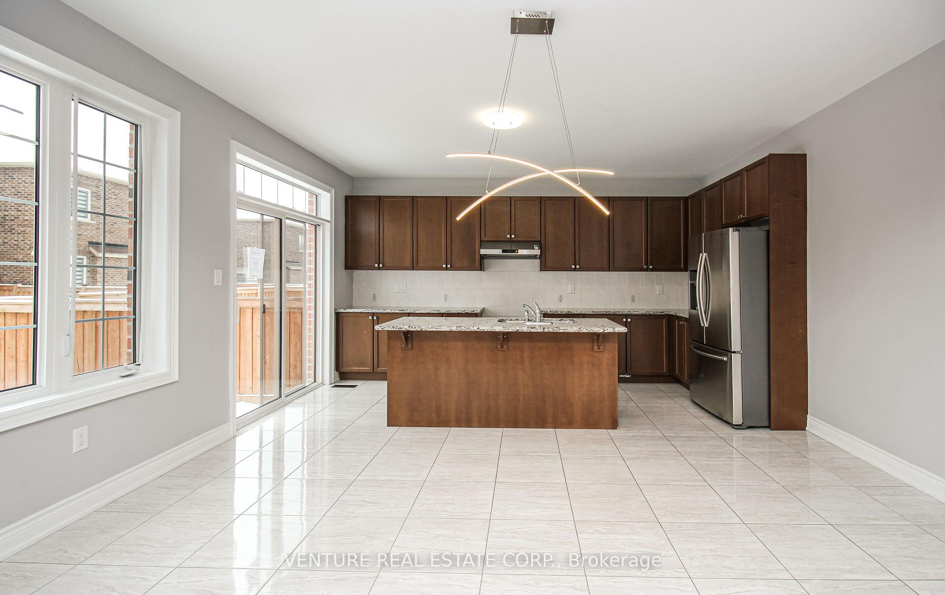 Photo 12 of 532 Mactier Drive, Vaughan, Kleinburg — HOMEH