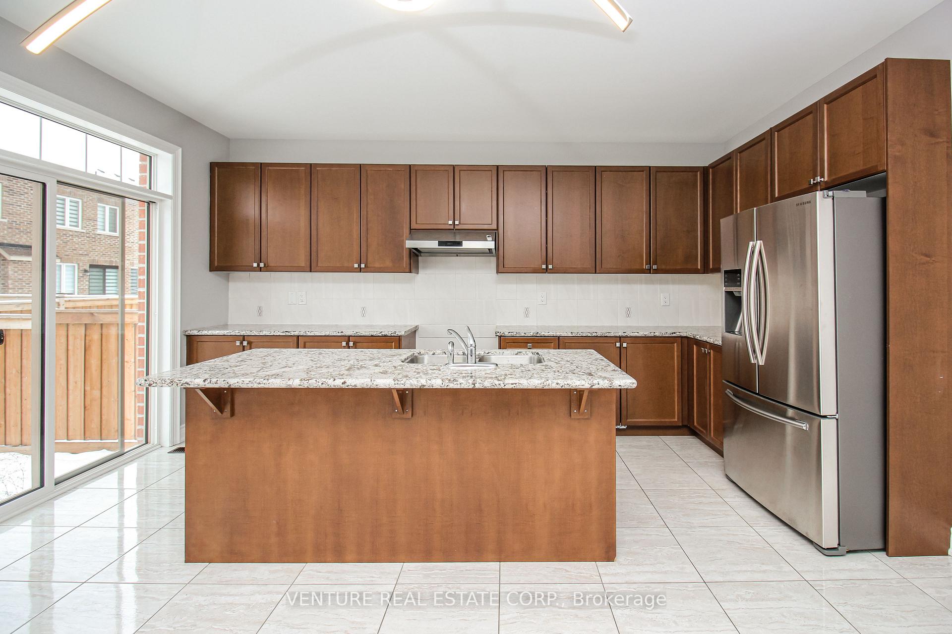Photo 13 of 532 Mactier Drive, Vaughan, Kleinburg — HOMEH