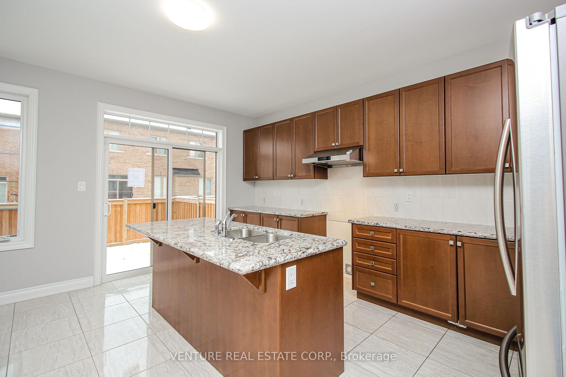 Photo 15 of 532 Mactier Drive, Vaughan, Kleinburg — HOMEH