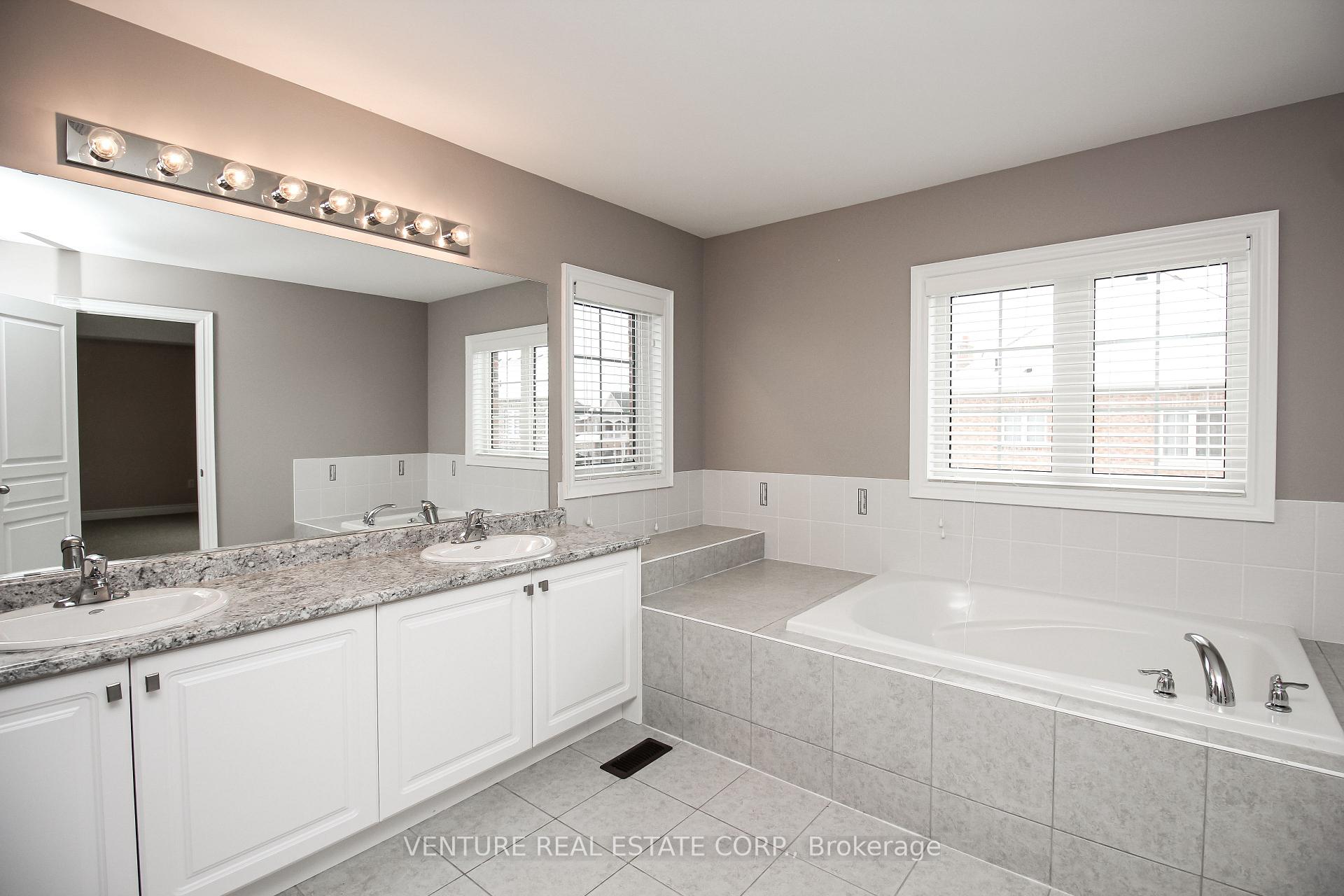 Photo 20 of 532 Mactier Drive, Vaughan, Kleinburg — HOMEH
