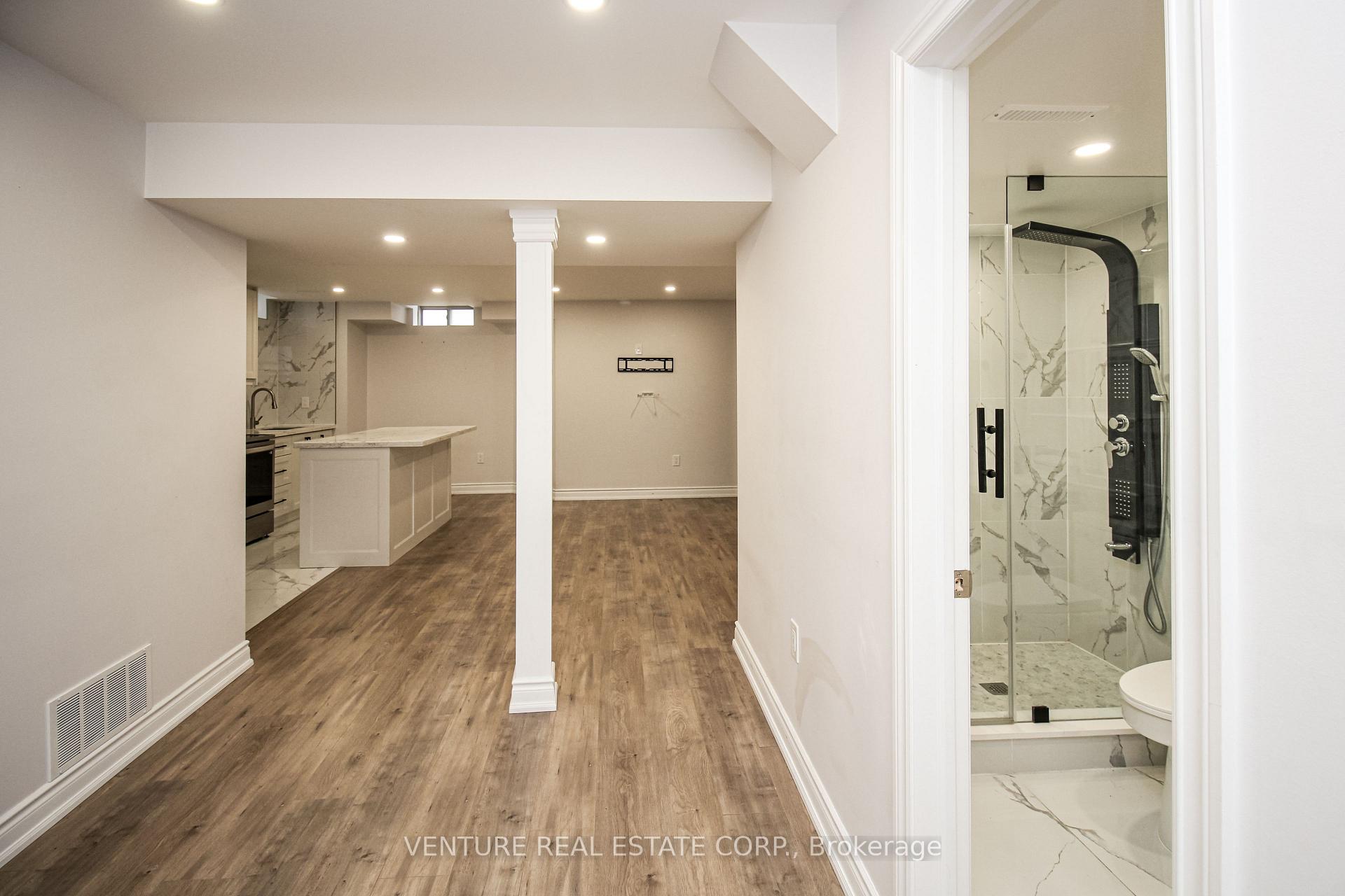 Photo 28 of 532 Mactier Drive, Vaughan, Kleinburg — HOMEH