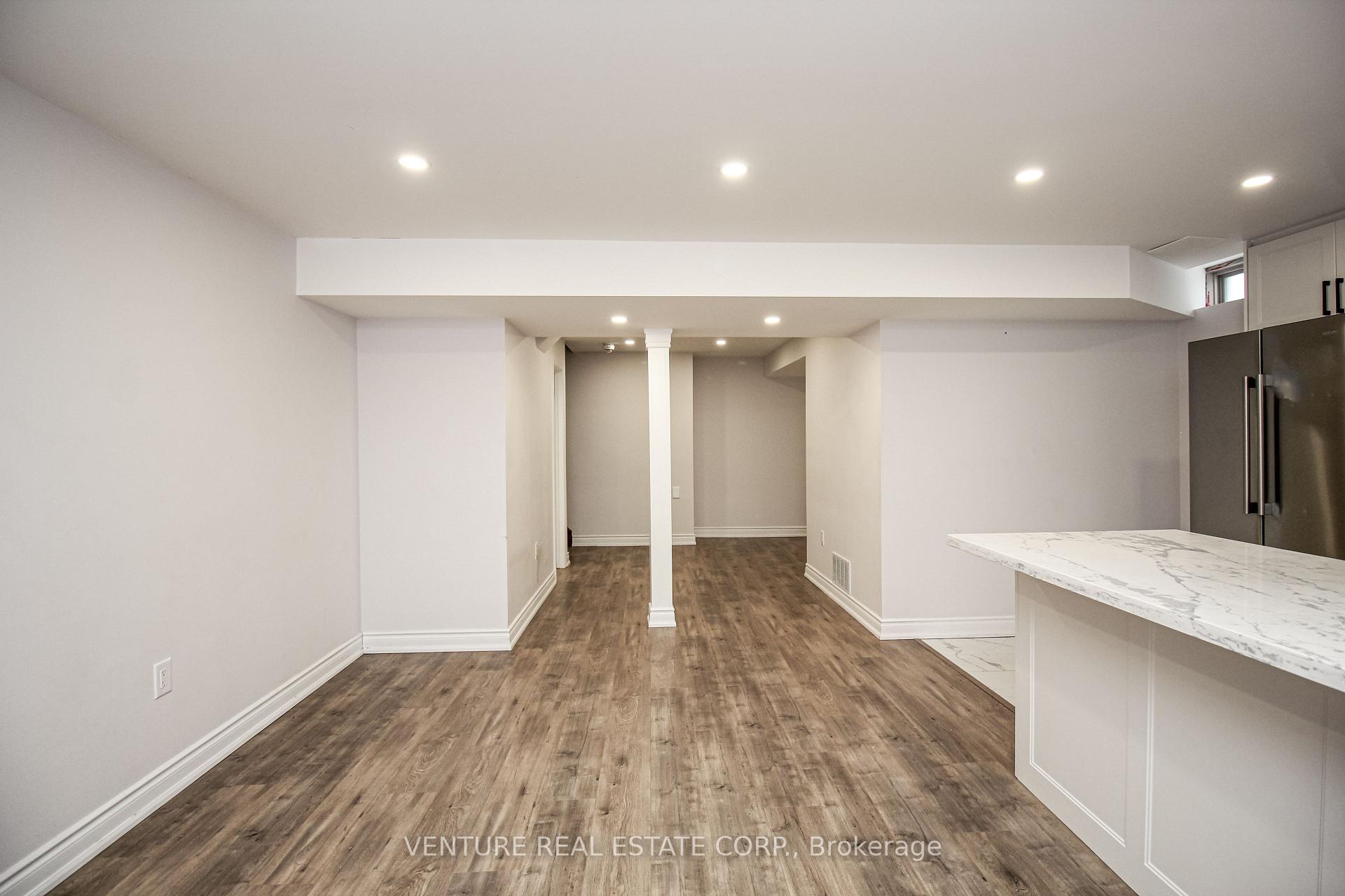 Photo 32 of 532 Mactier Drive, Vaughan, Kleinburg — HOMEH