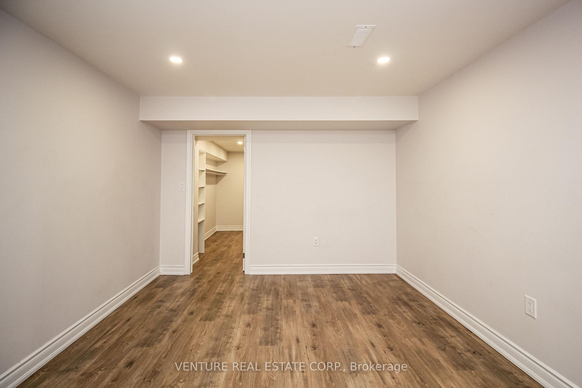 Photo 34 of 532 Mactier Drive, Vaughan, Kleinburg — HOMEH