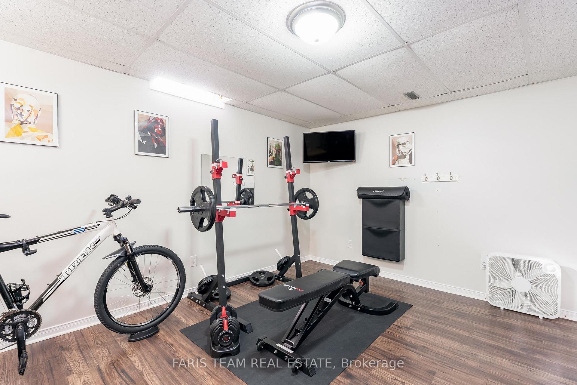 Photo 14 of 11 Wilde Place, Barrie, Letitia Heights — HOMEH