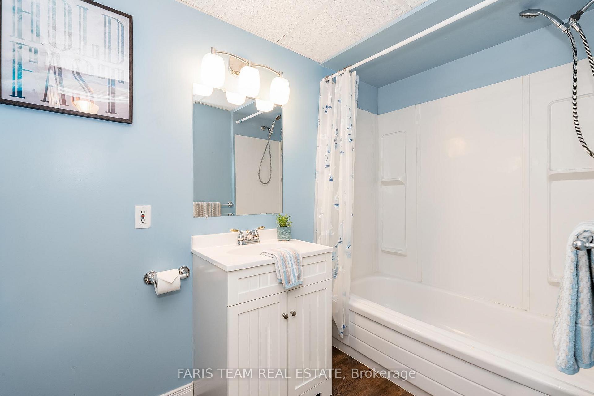 Photo 15 of 11 Wilde Place, Barrie, Letitia Heights — HOMEH