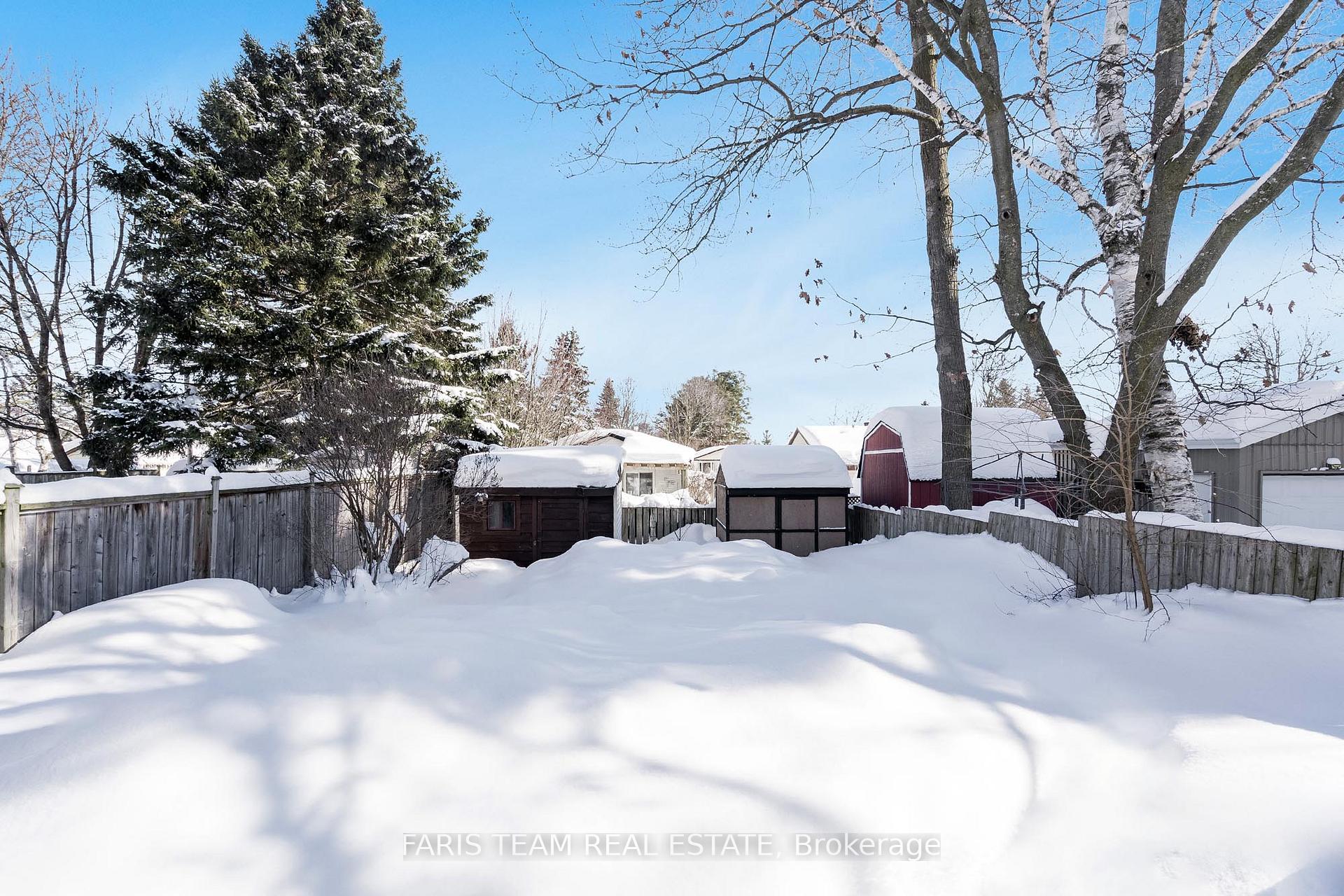 Photo 16 of 11 Wilde Place, Barrie, Letitia Heights — HOMEH