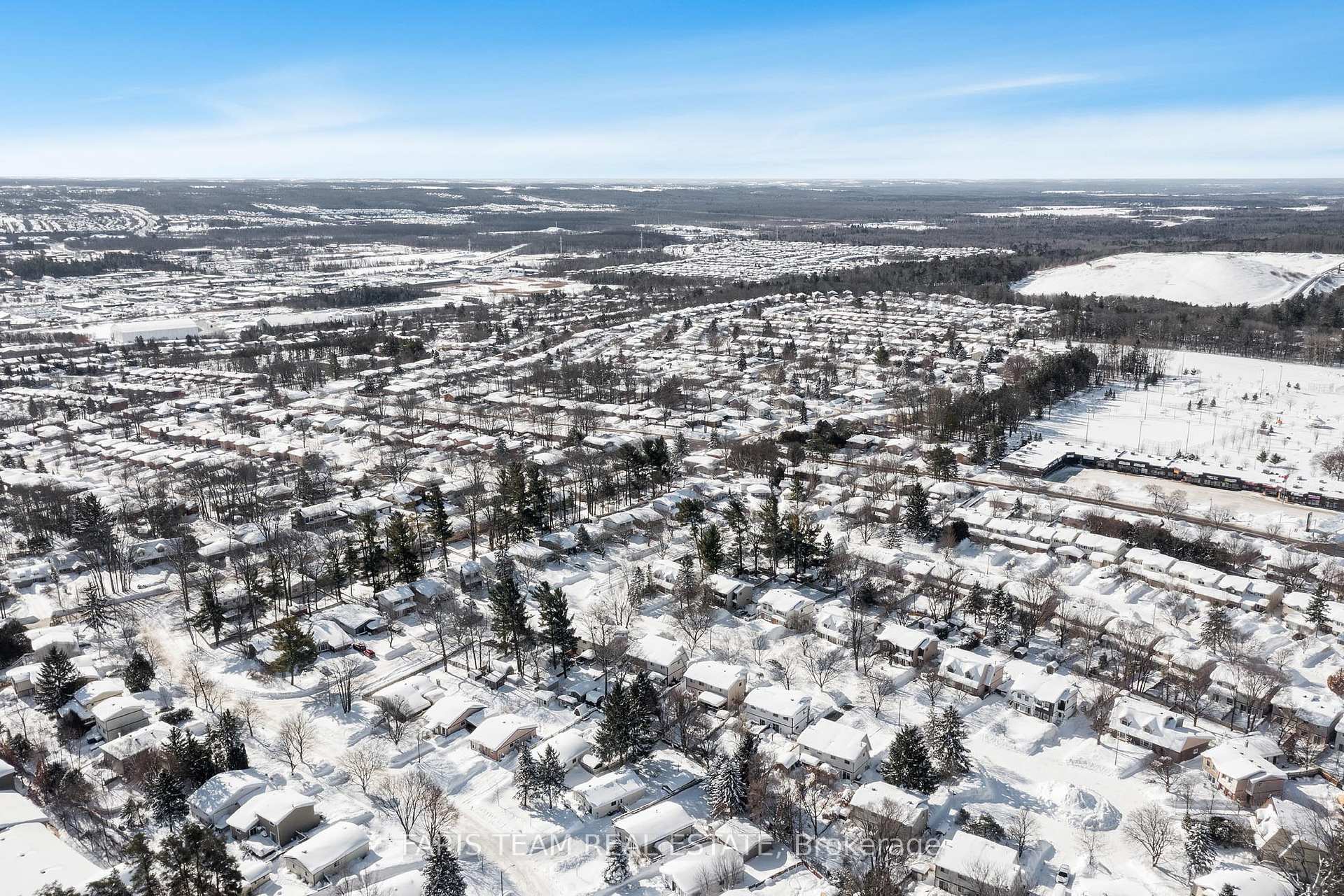 Photo 20 of 11 Wilde Place, Barrie, Letitia Heights — HOMEH