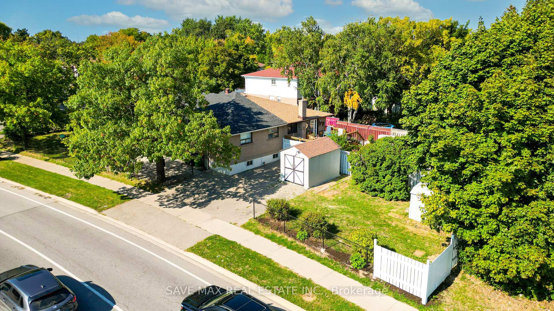 Photo 2 of 93 Archdekin Drive, Brampton, Queen Street Corridor — HOMEH