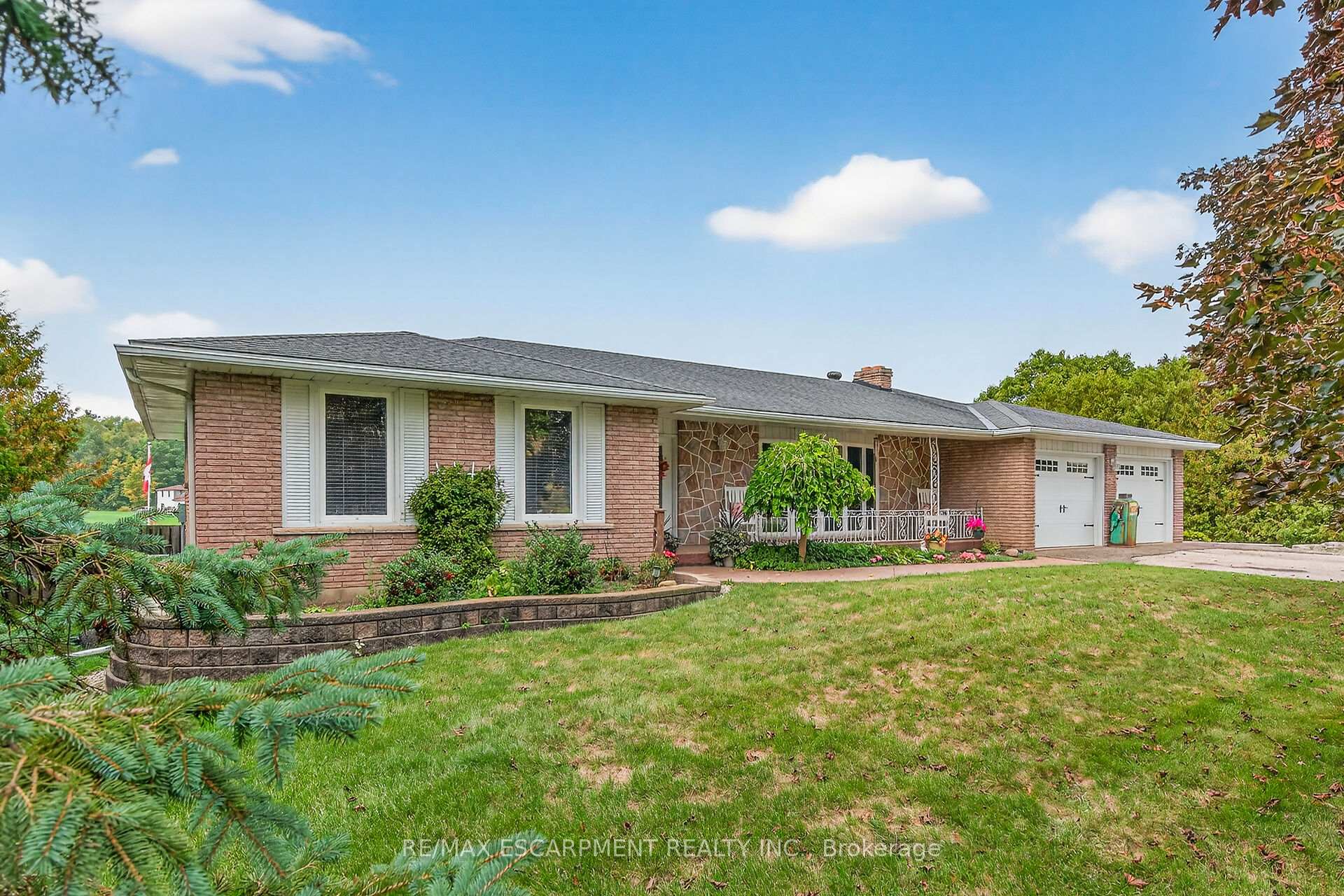 Photo 3 of 2320 Hendershot Road, Hamilton, Rural Glanbrook — HOMEH