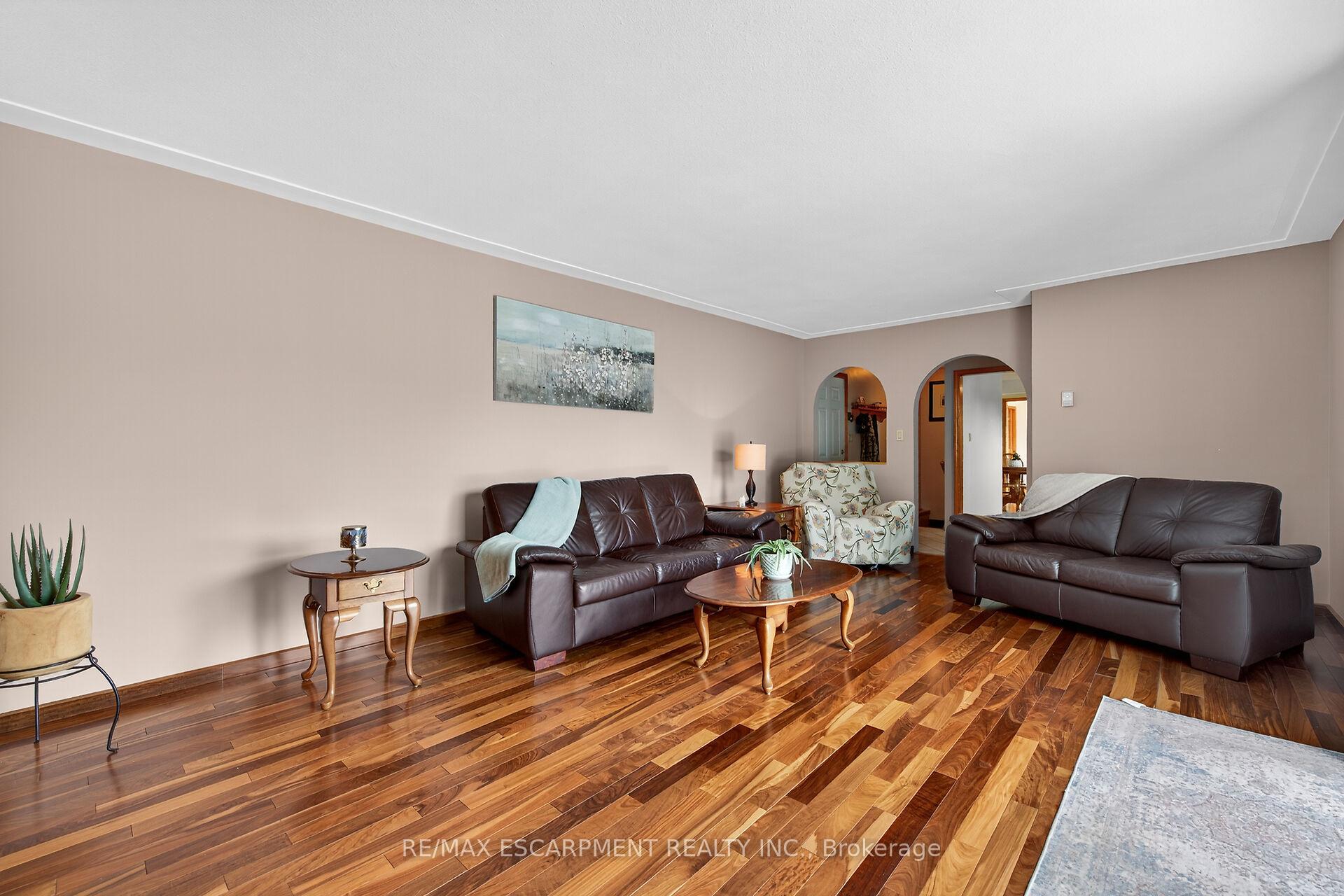 Photo 8 of 2320 Hendershot Road, Hamilton, Rural Glanbrook — HOMEH