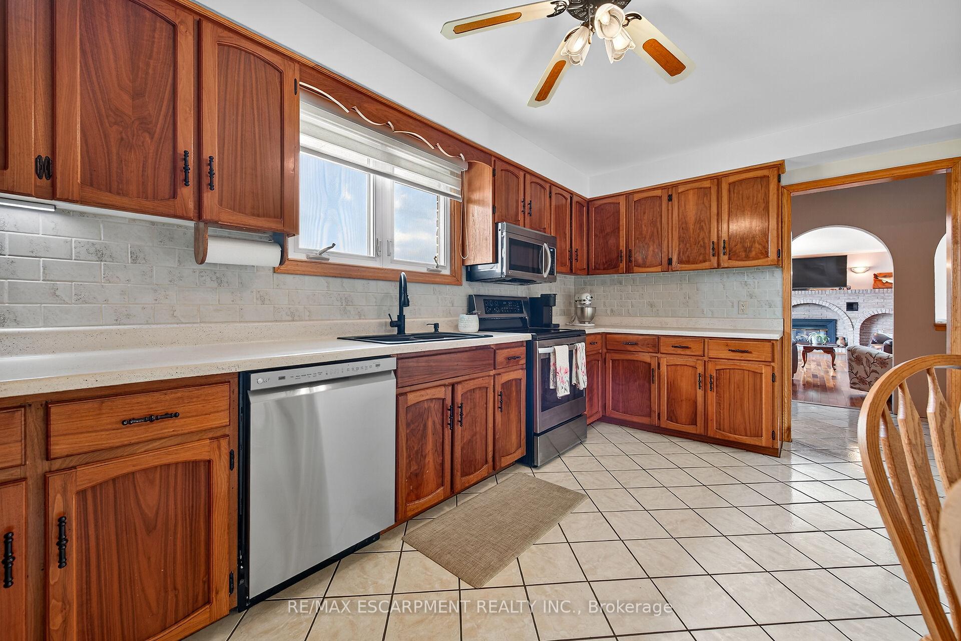 Photo 17 of 2320 Hendershot Road, Hamilton, Rural Glanbrook — HOMEH