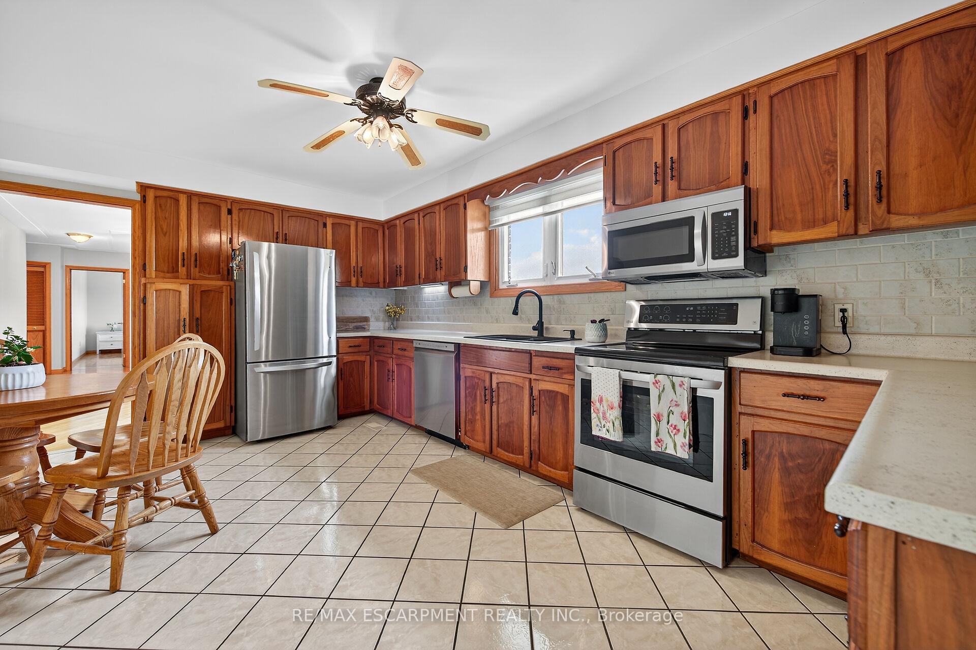 Photo 18 of 2320 Hendershot Road, Hamilton, Rural Glanbrook — HOMEH