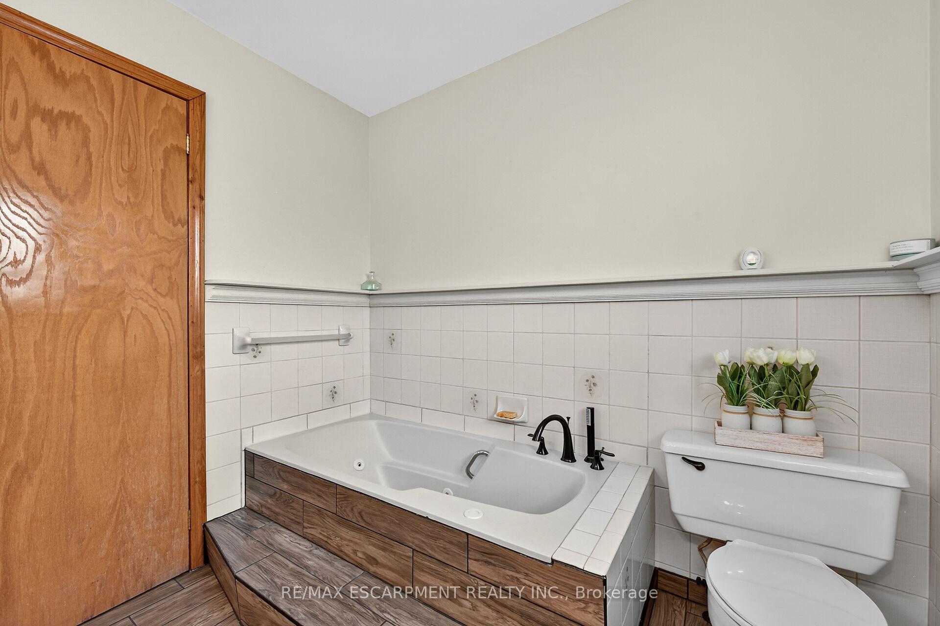 Photo 27 of 2320 Hendershot Road, Hamilton, Rural Glanbrook — HOMEH
