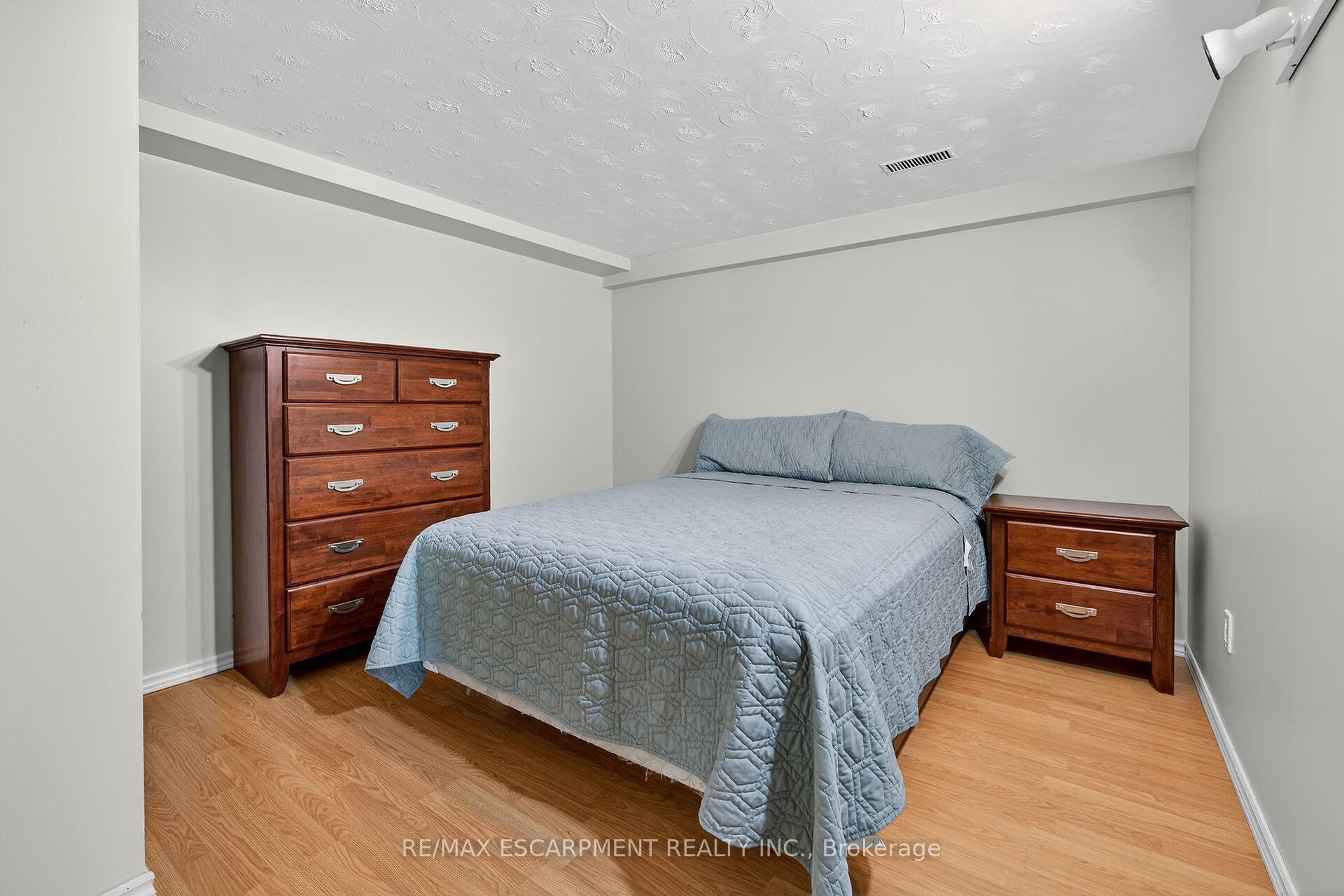 Photo 37 of 2320 Hendershot Road, Hamilton, Rural Glanbrook — HOMEH