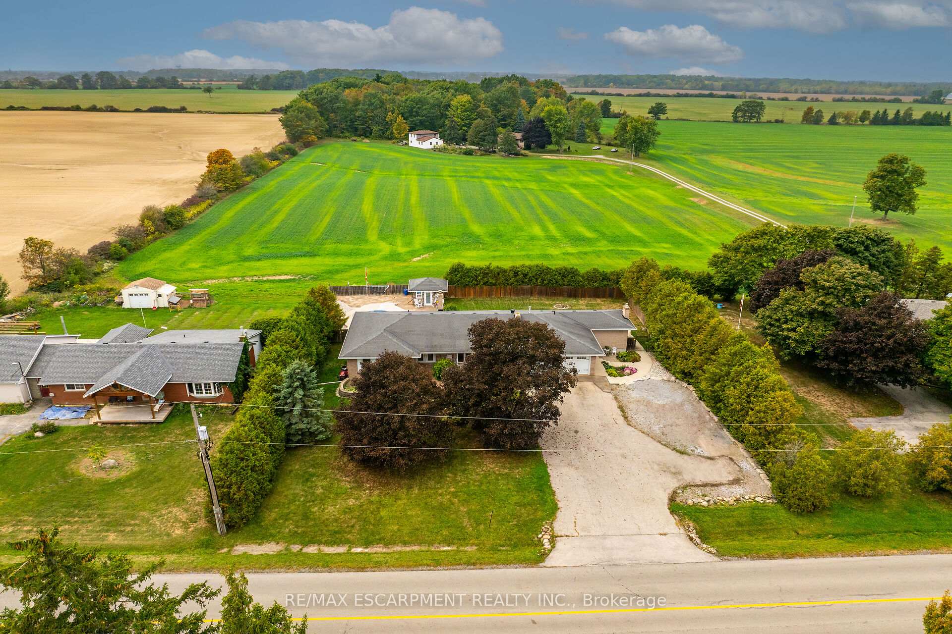 Photo 47 of 2320 Hendershot Road, Hamilton, Rural Glanbrook — HOMEH