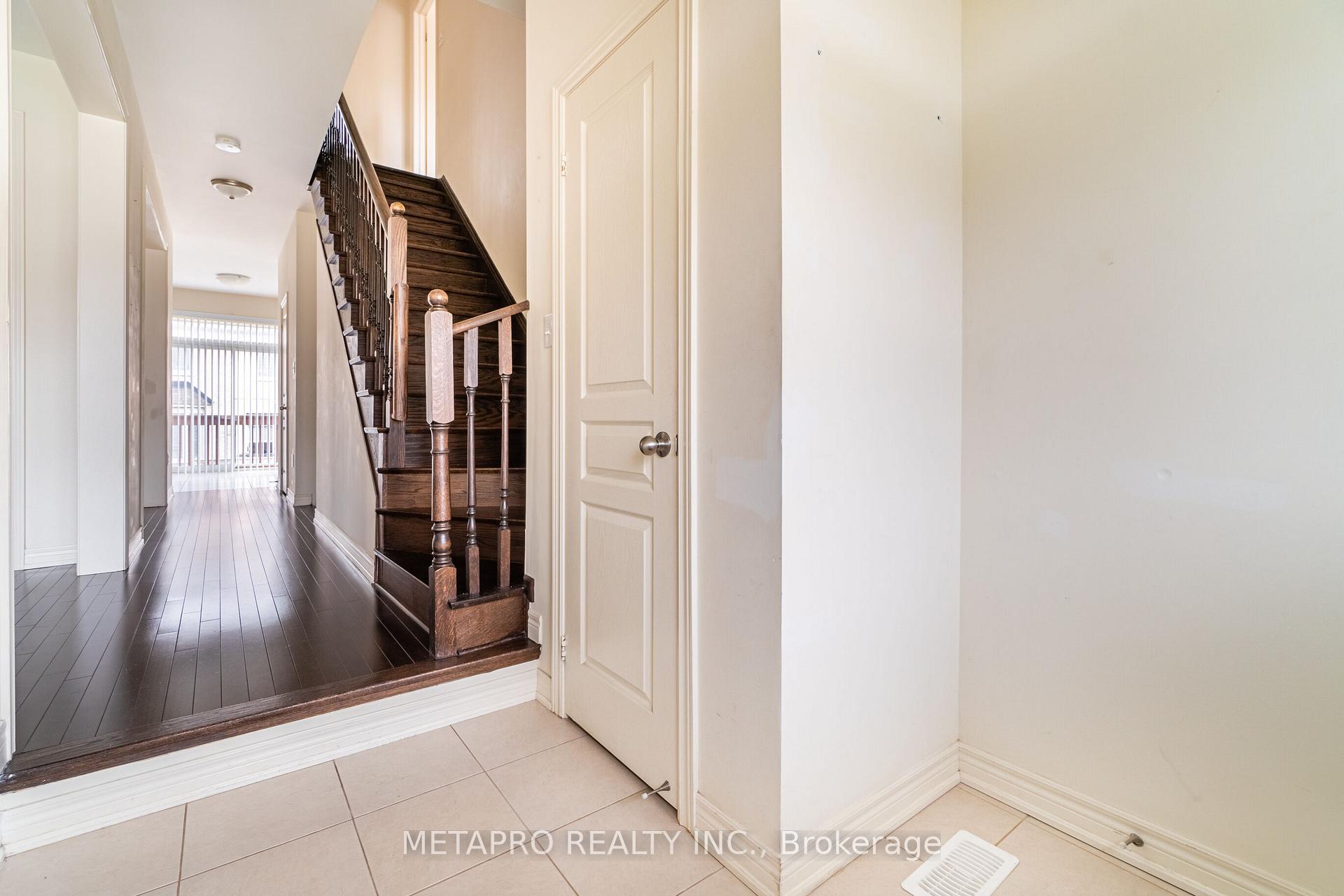 Photo 4 of 69 George Robinson Drive, Brampton, Credit Valley — HOMEH