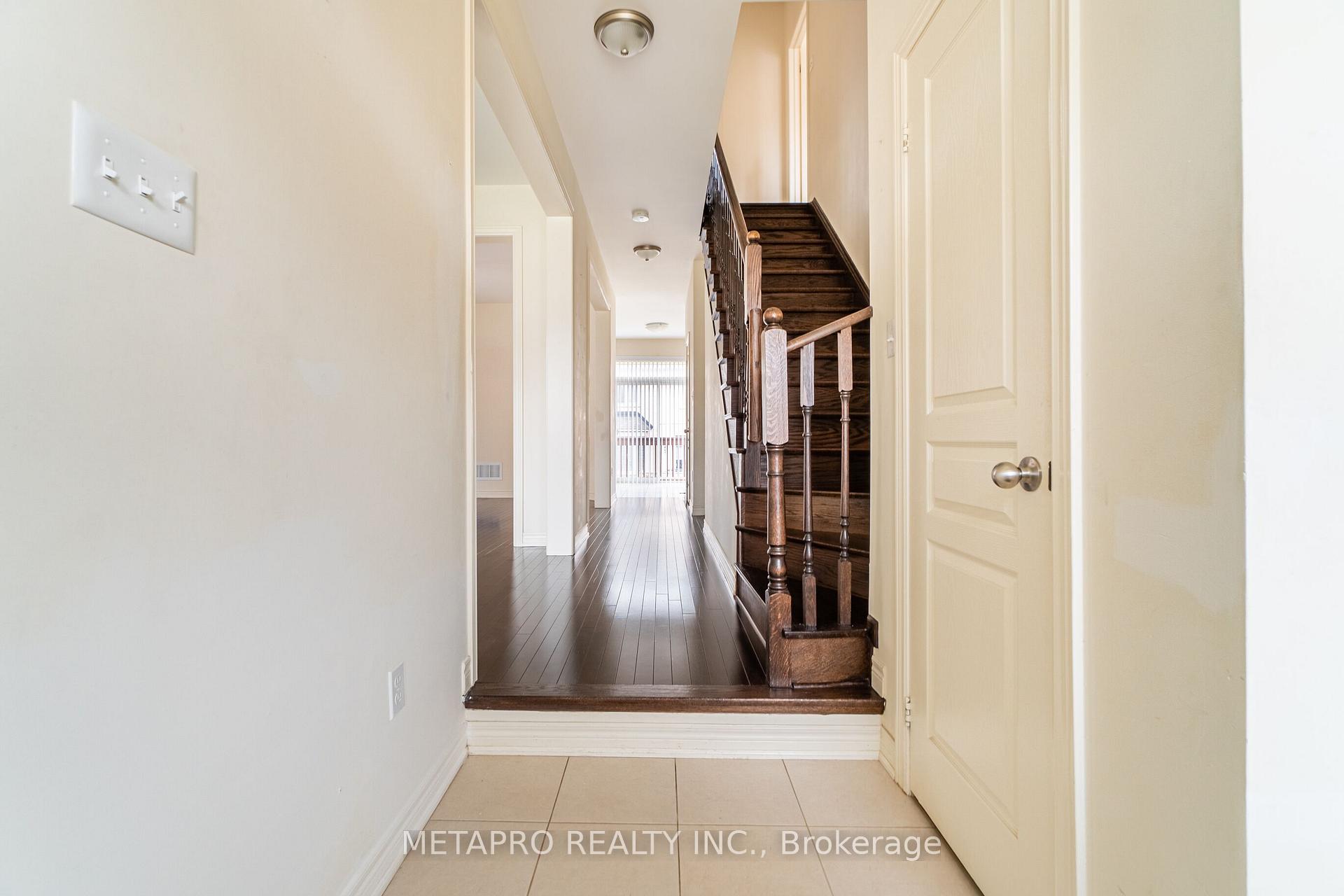 Photo 5 of 69 George Robinson Drive, Brampton, Credit Valley — HOMEH