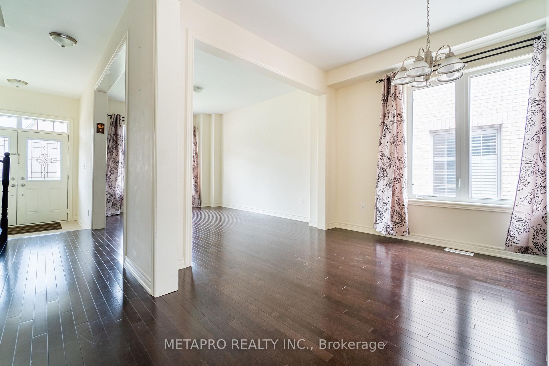 Photo 11 of 69 George Robinson Drive, Brampton, Credit Valley — HOMEH