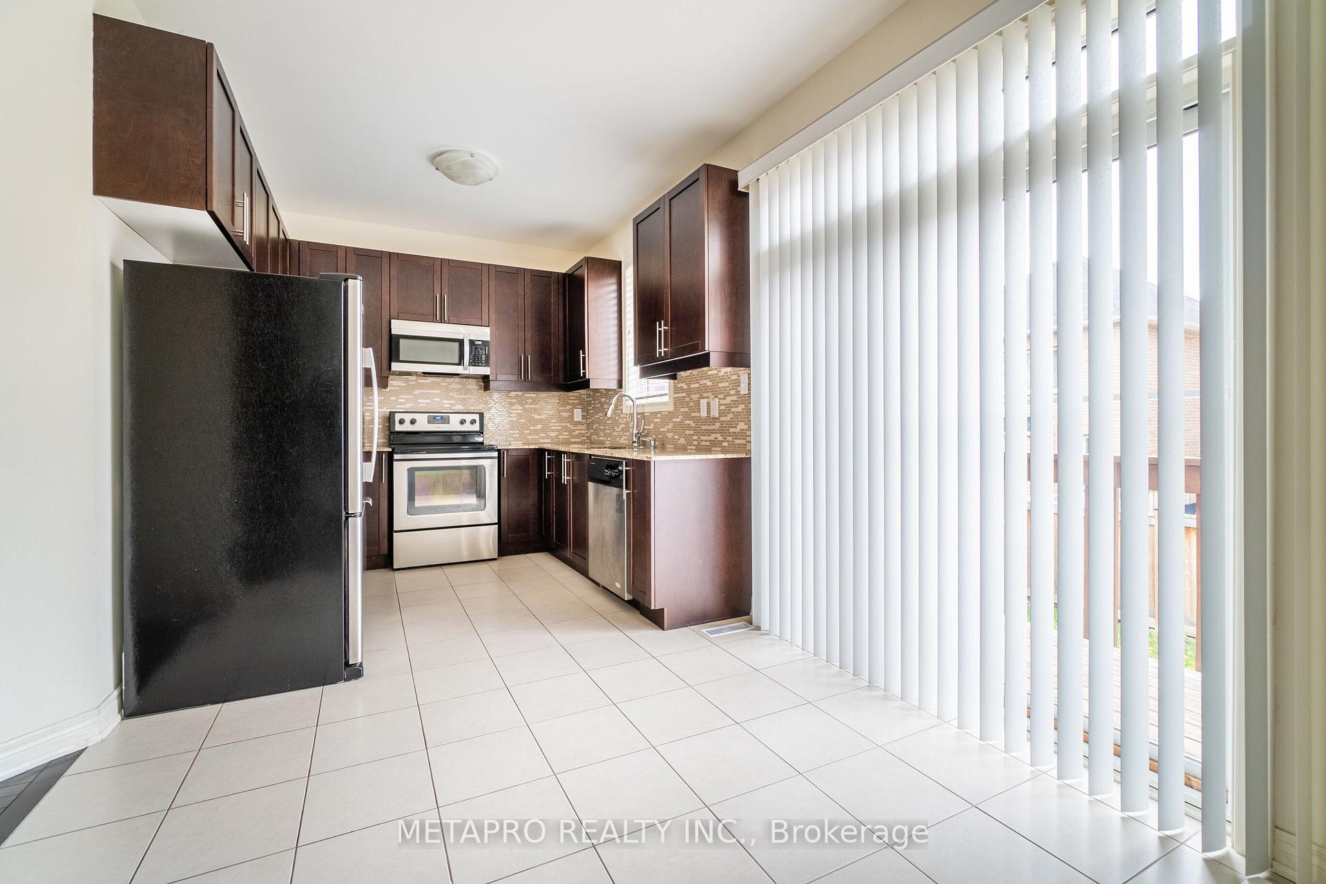 Photo 12 of 69 George Robinson Drive, Brampton, Credit Valley — HOMEH
