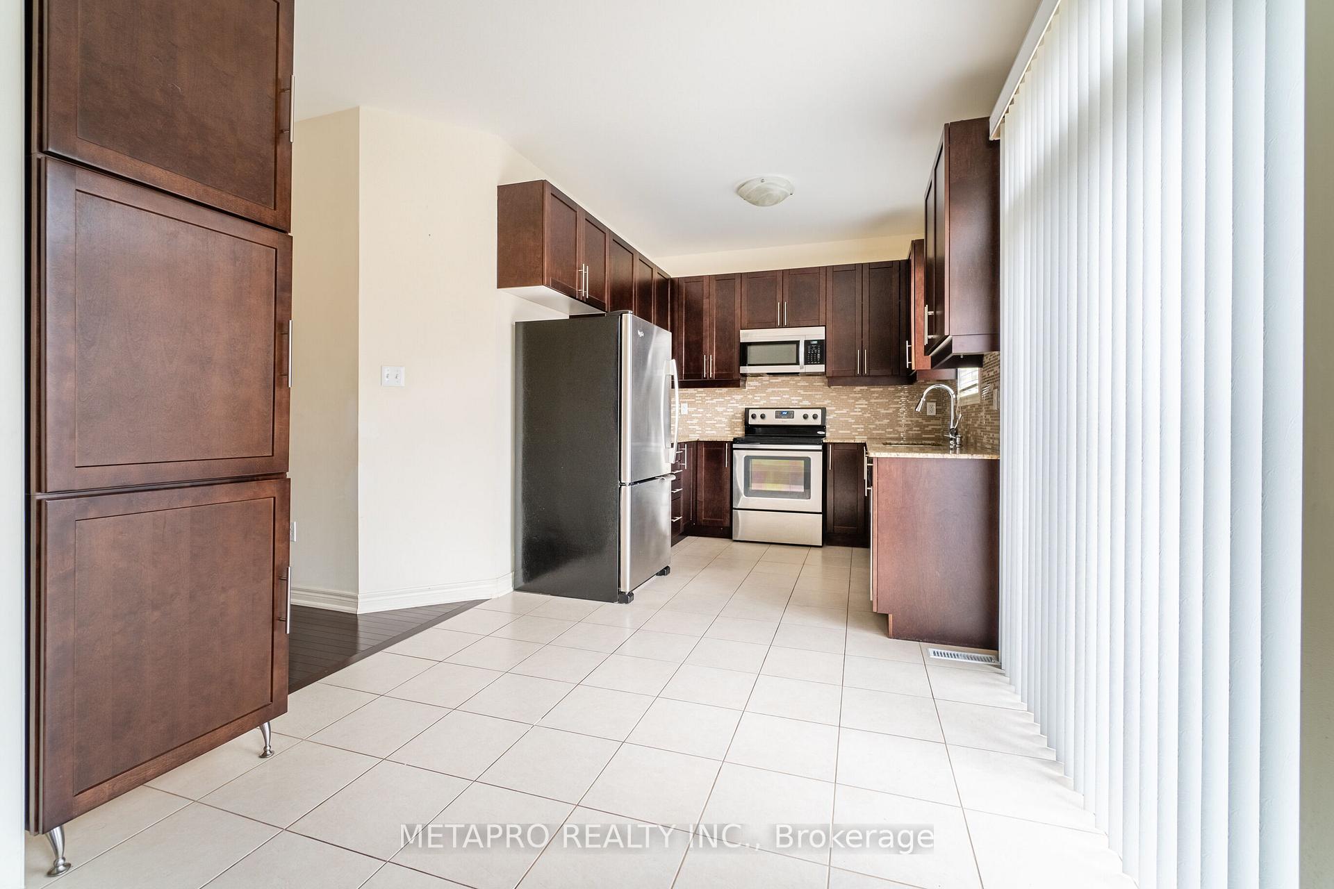 Photo 13 of 69 George Robinson Drive, Brampton, Credit Valley — HOMEH
