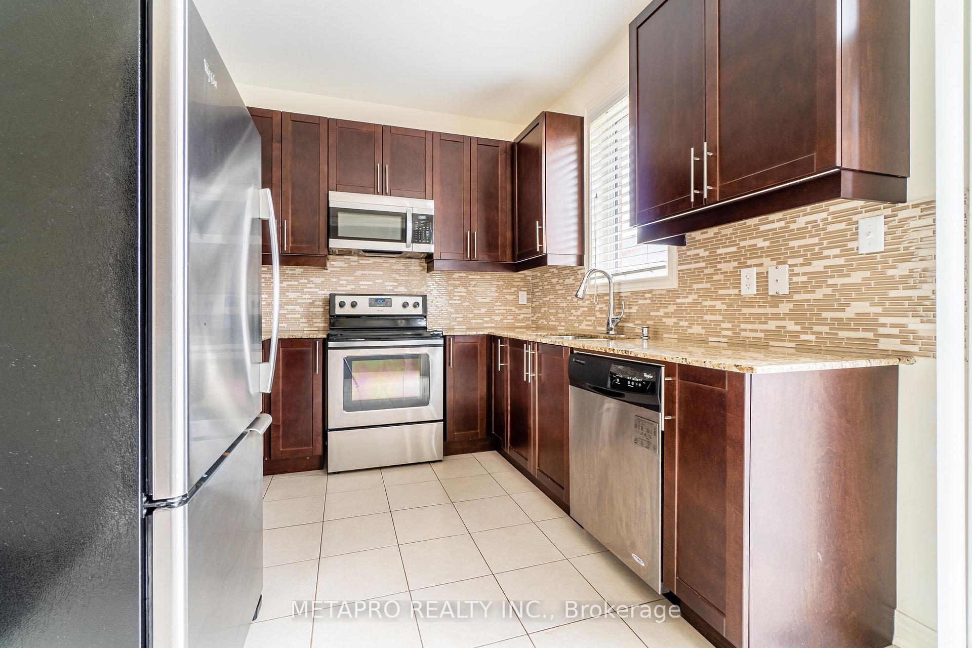 Photo 14 of 69 George Robinson Drive, Brampton, Credit Valley — HOMEH