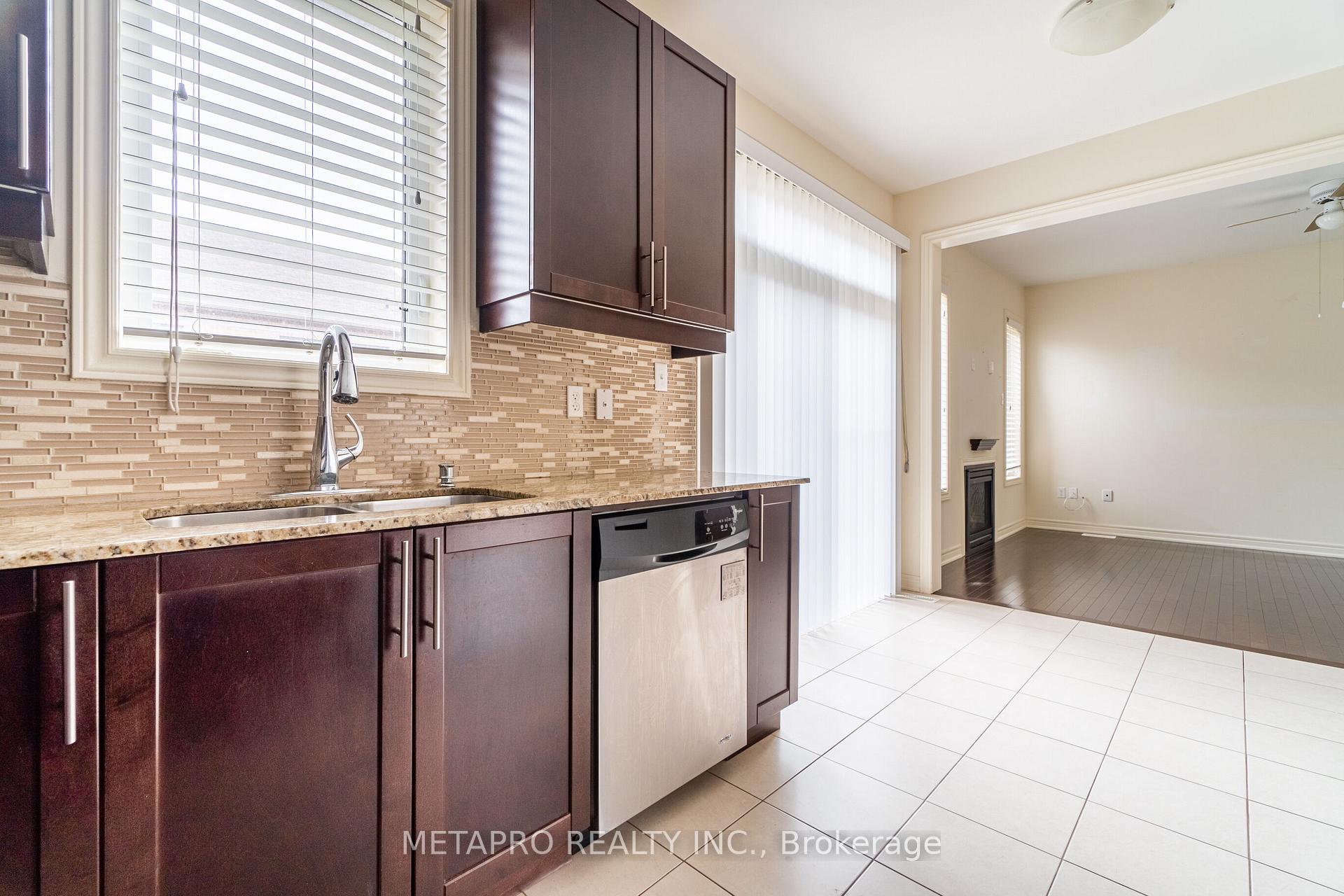 Photo 16 of 69 George Robinson Drive, Brampton, Credit Valley — HOMEH