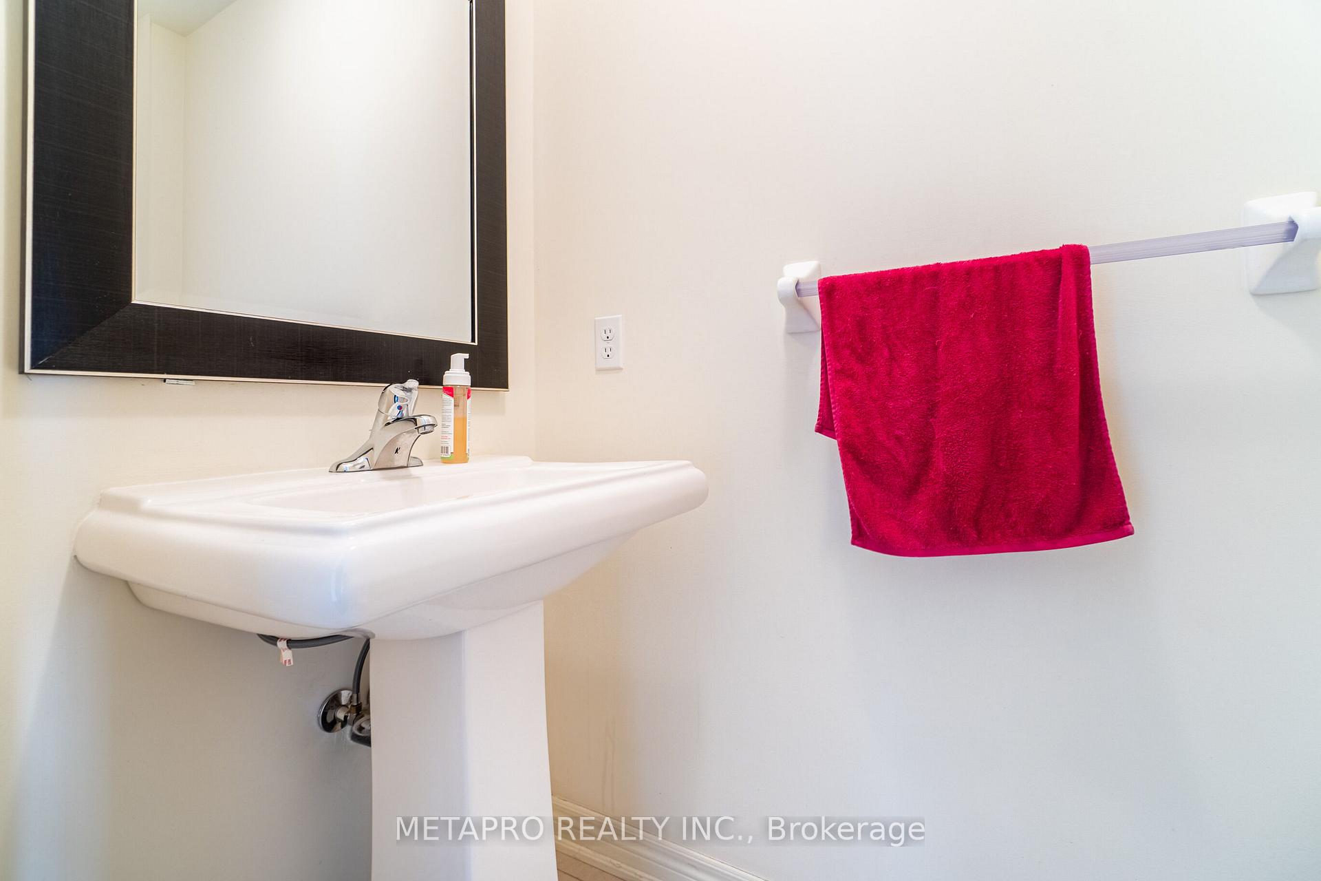 Photo 21 of 69 George Robinson Drive, Brampton, Credit Valley — HOMEH