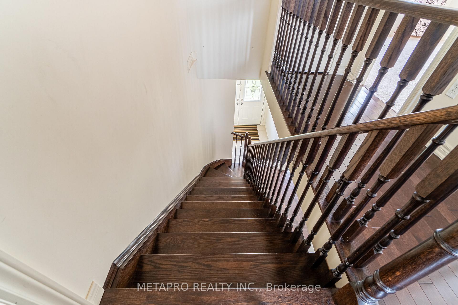 Photo 23 of 69 George Robinson Drive, Brampton, Credit Valley — HOMEH