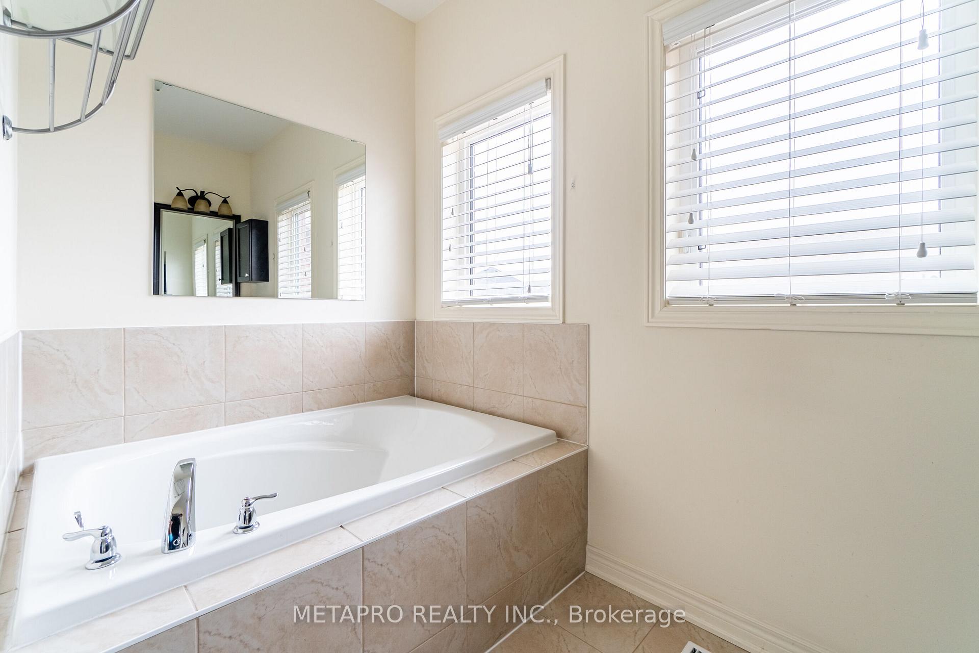 Photo 31 of 69 George Robinson Drive, Brampton, Credit Valley — HOMEH