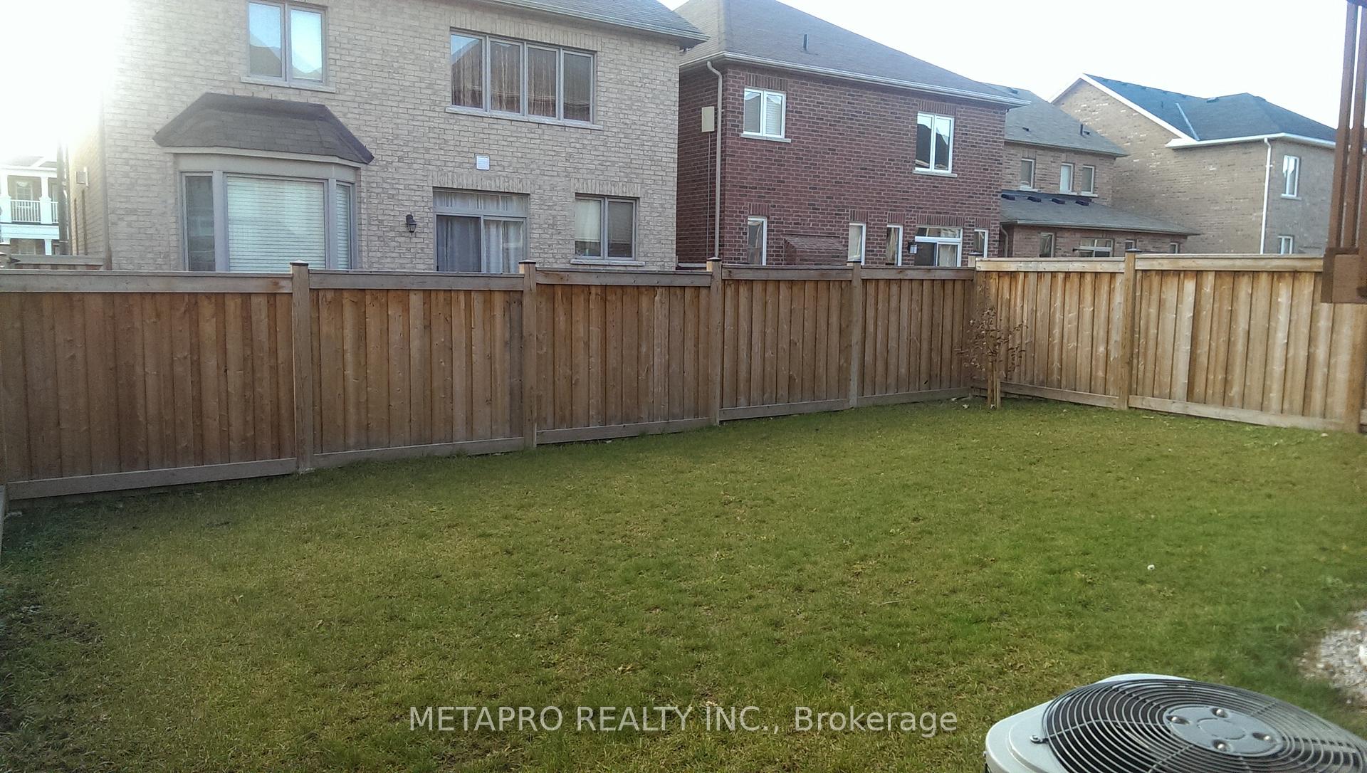 Photo 38 of 69 George Robinson Drive, Brampton, Credit Valley — HOMEH