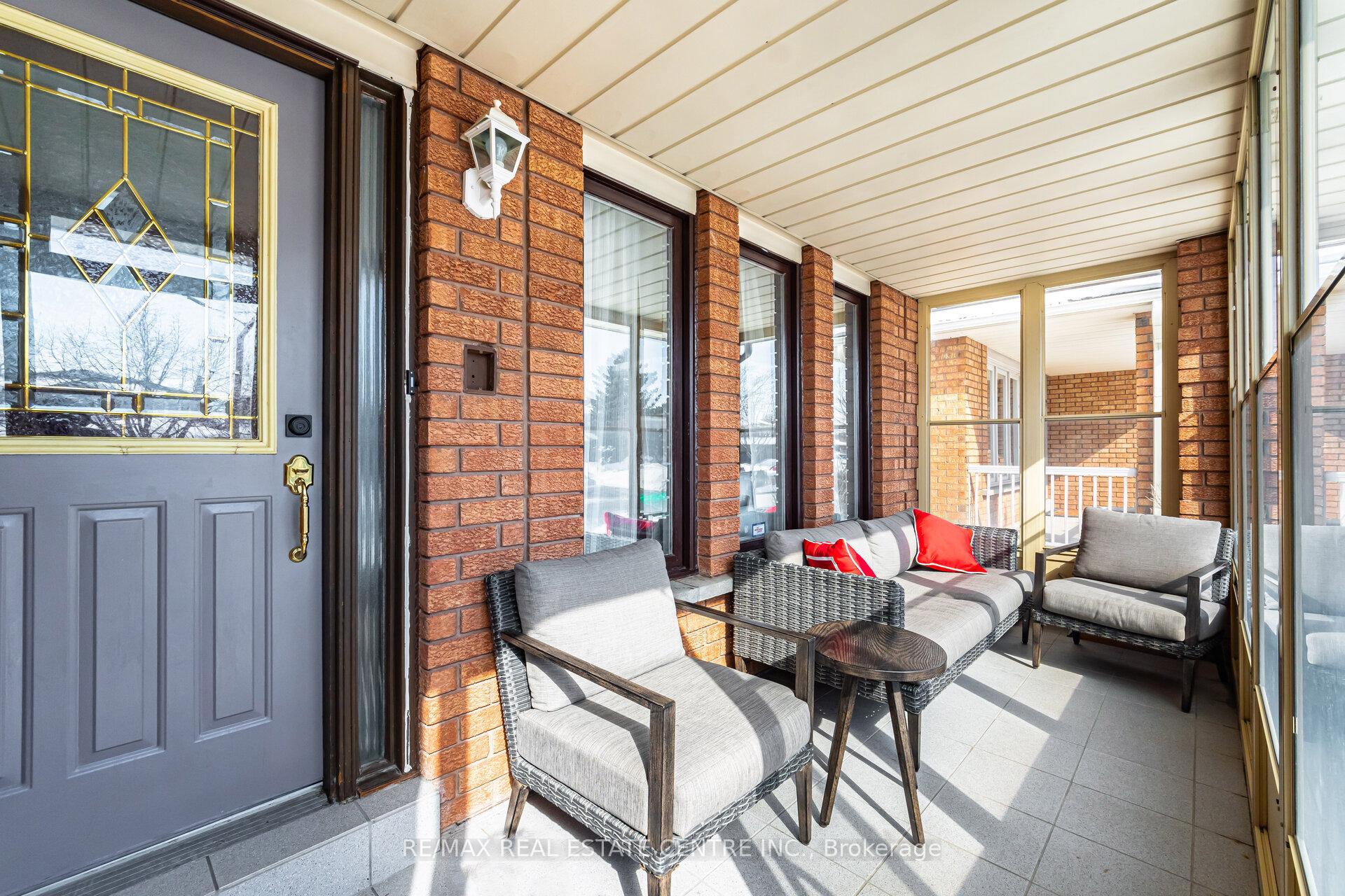 Photo 5 of 60 Marieta Street, Vaughan, East Woodbridge — HOMEH