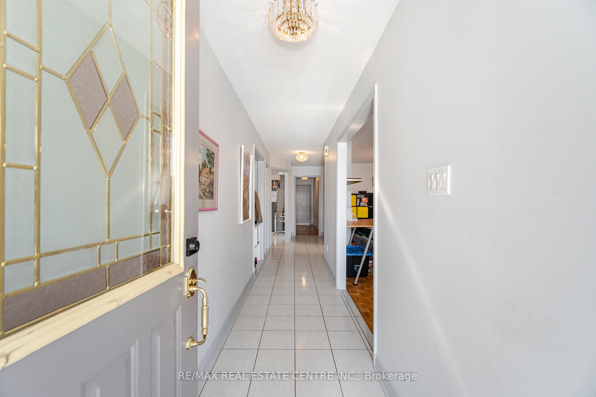 Photo 6 of 60 Marieta Street, Vaughan, East Woodbridge — HOMEH