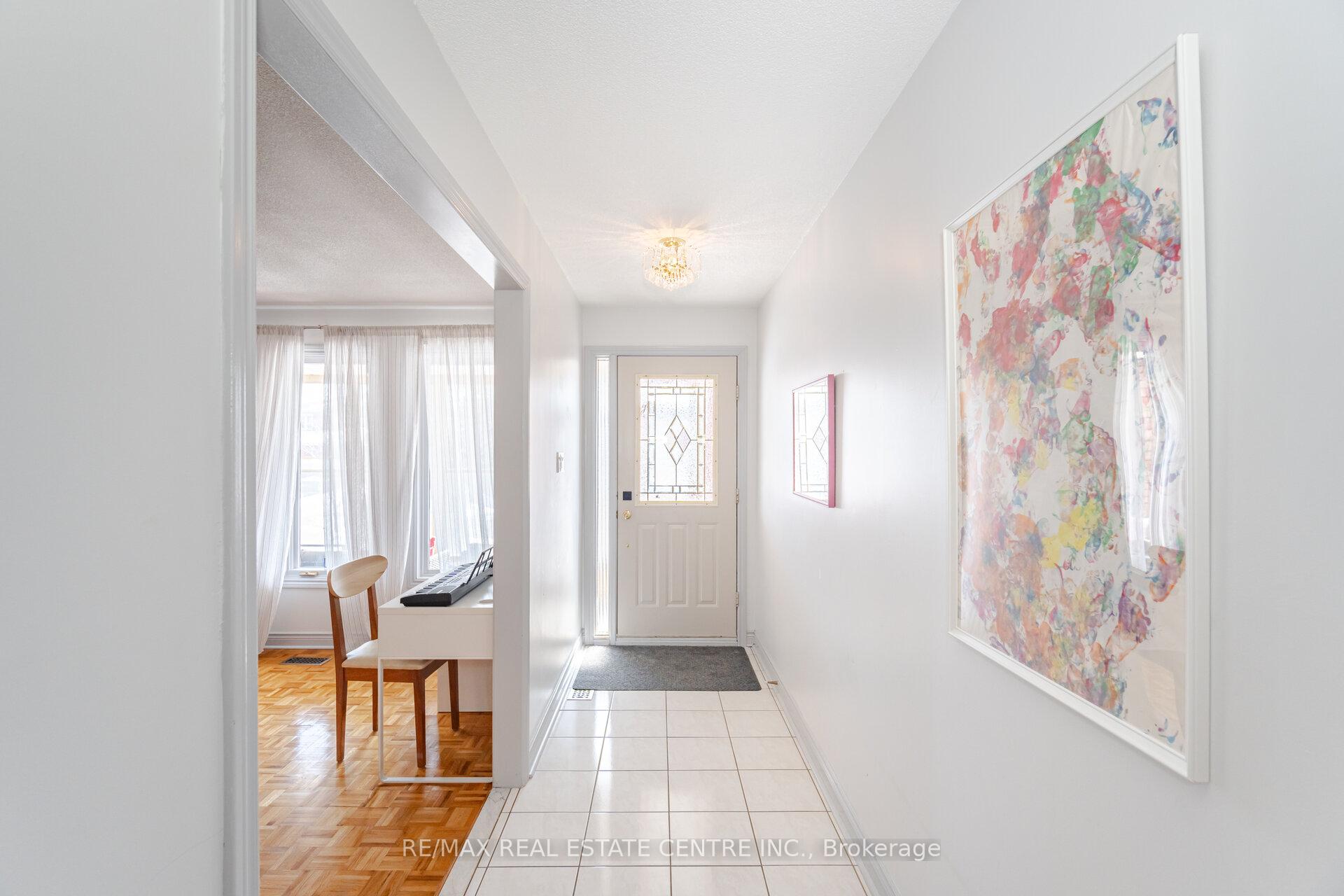 Photo 7 of 60 Marieta Street, Vaughan, East Woodbridge — HOMEH